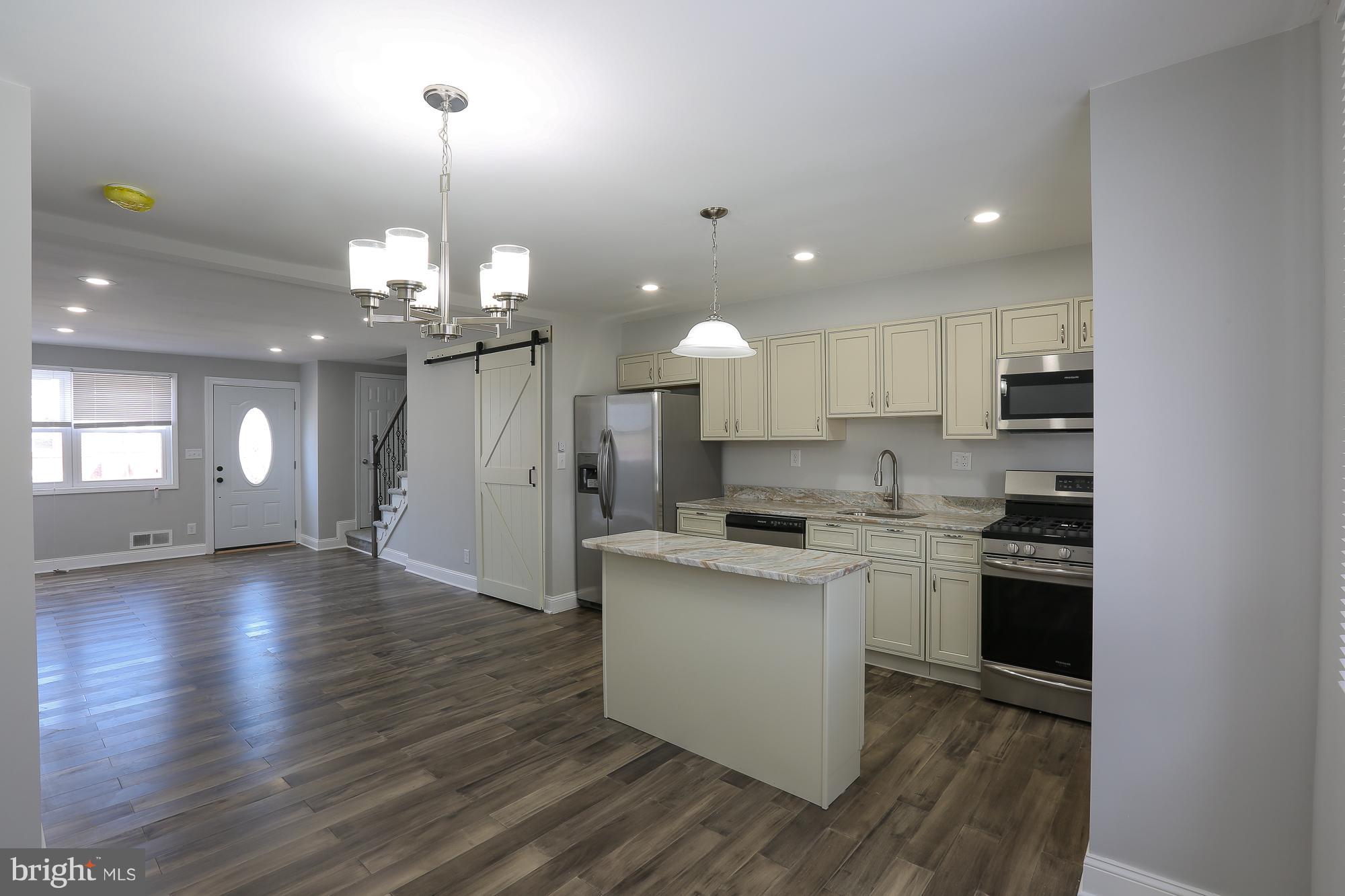 WEST HILLS - Residential