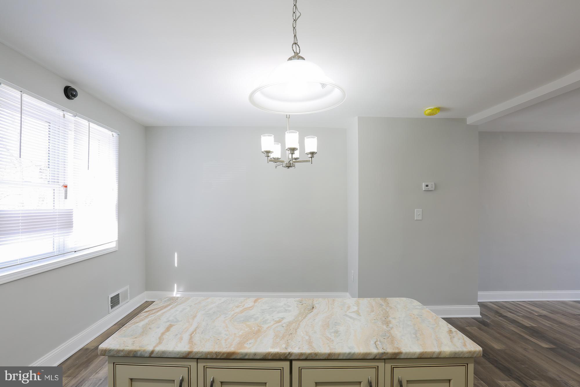 WEST HILLS - Residential