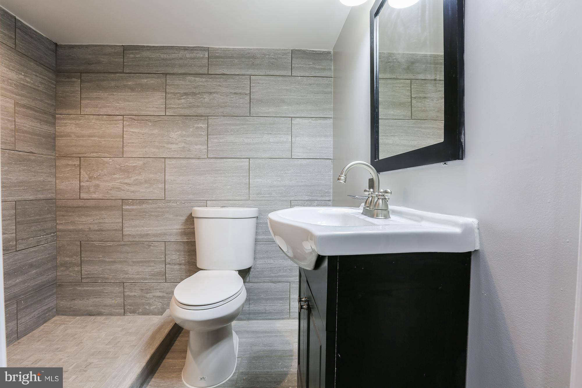 WEST HILLS - Residential