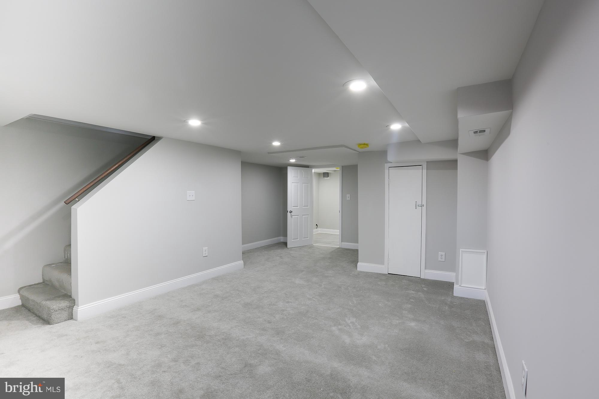 WEST HILLS - Residential