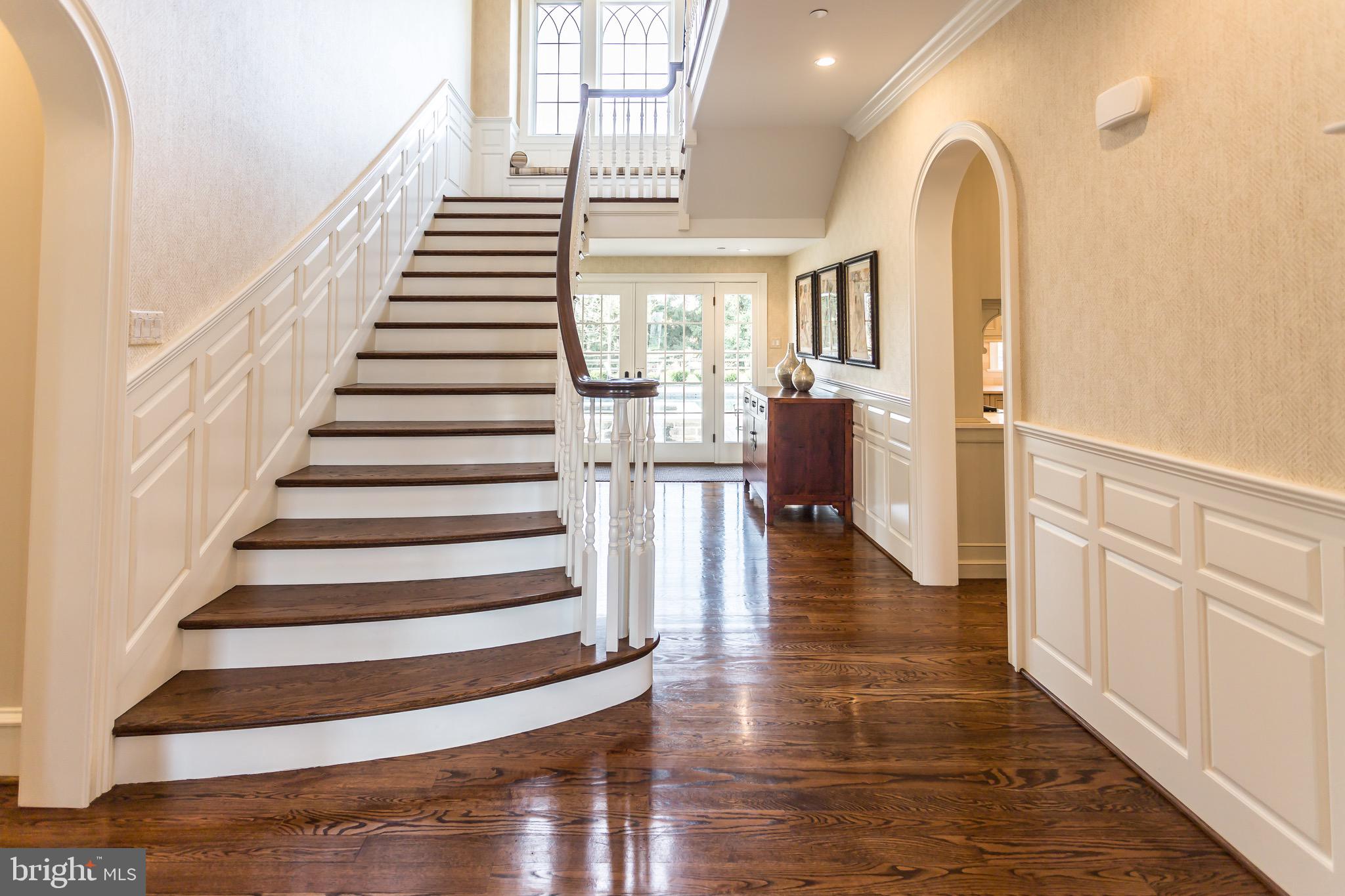 WHITE HORSE - Residential