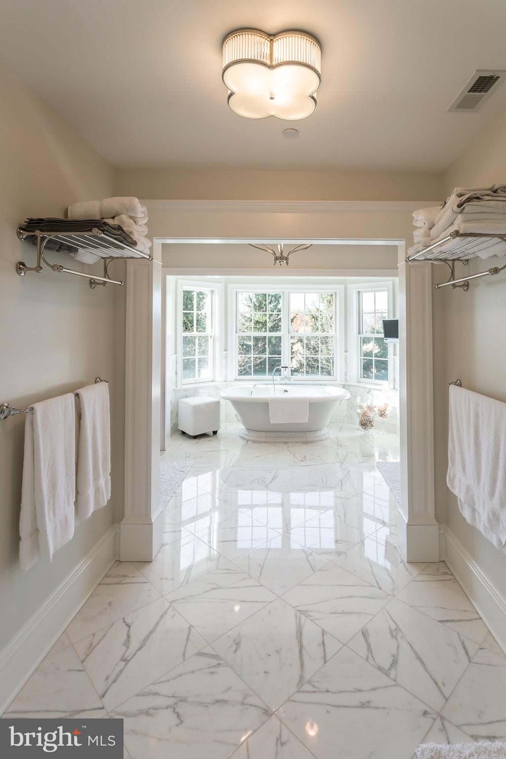 WHITE HORSE - Residential