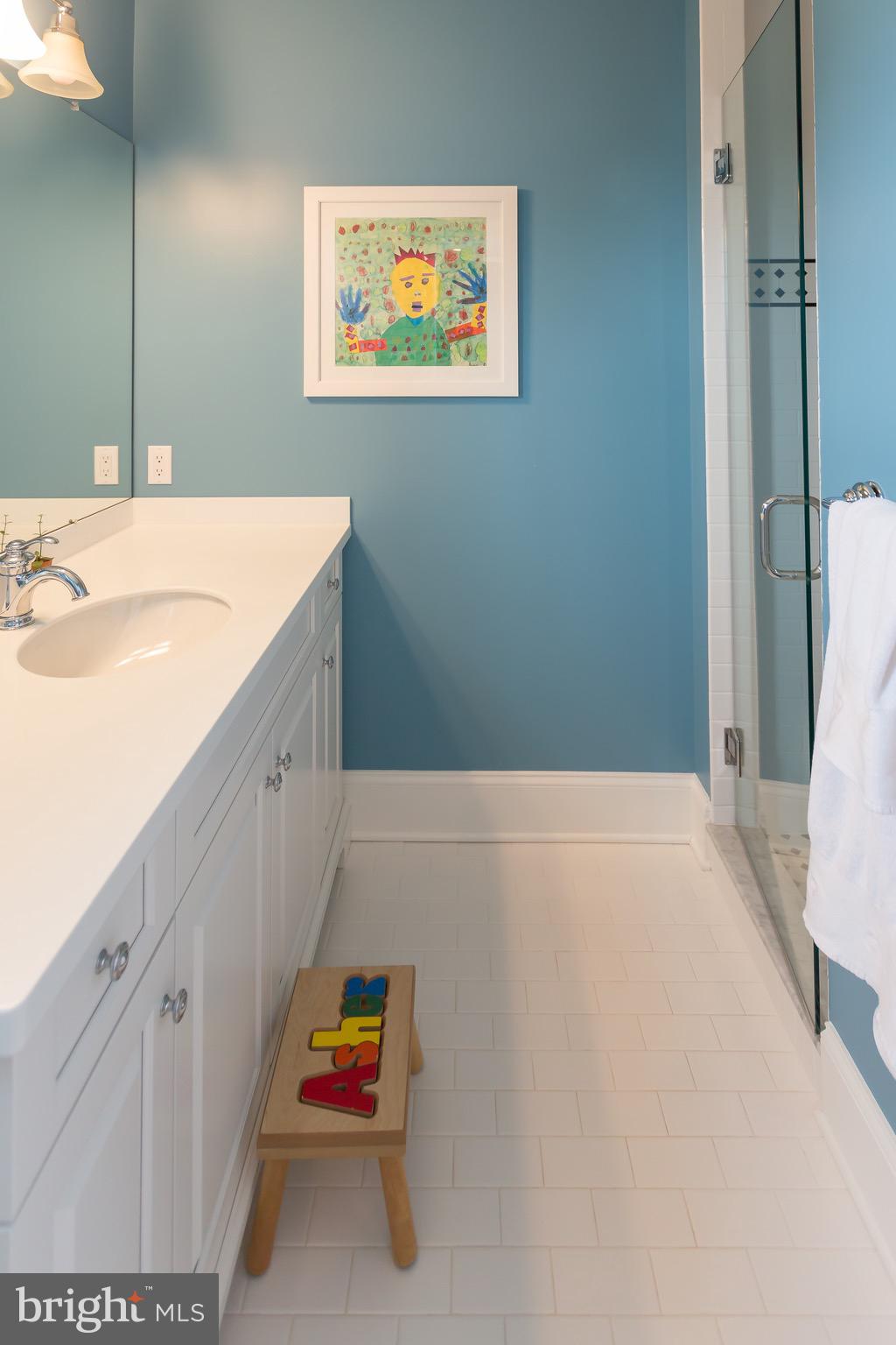 WHITE HORSE - Residential