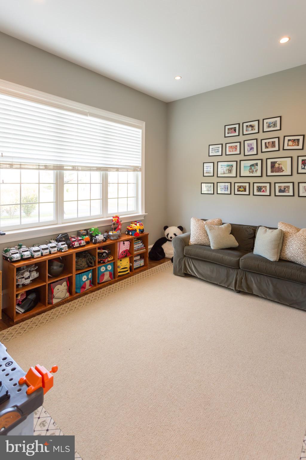 WHITE HORSE - Residential