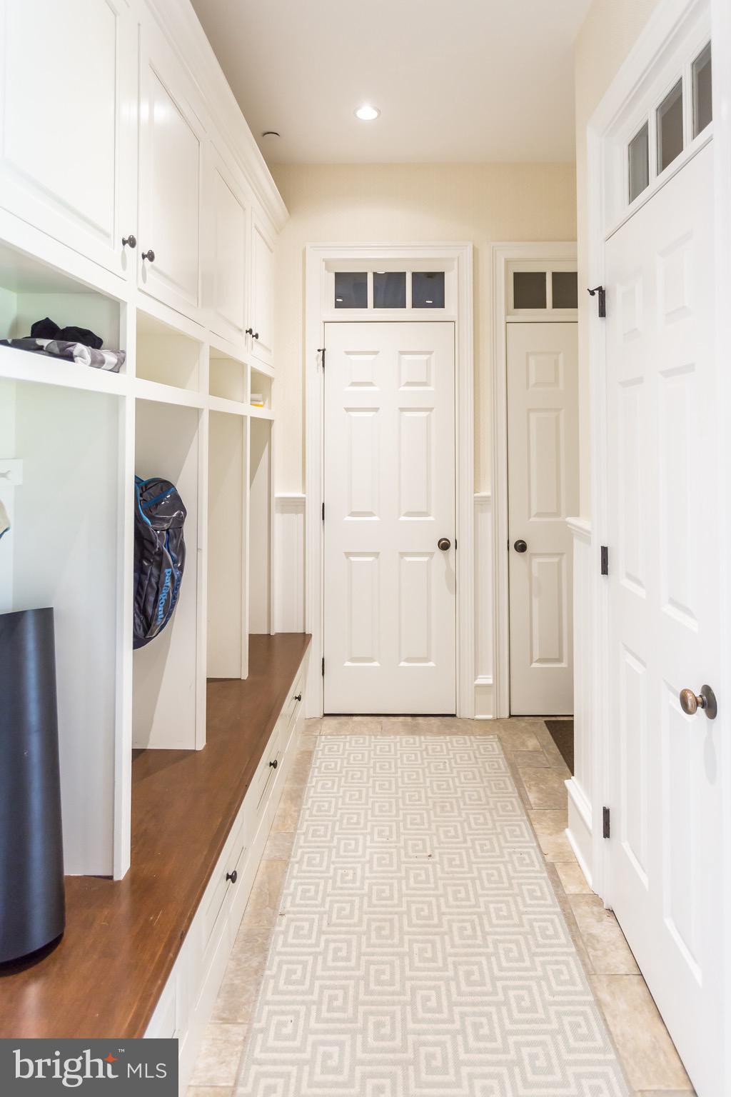 WHITE HORSE - Residential