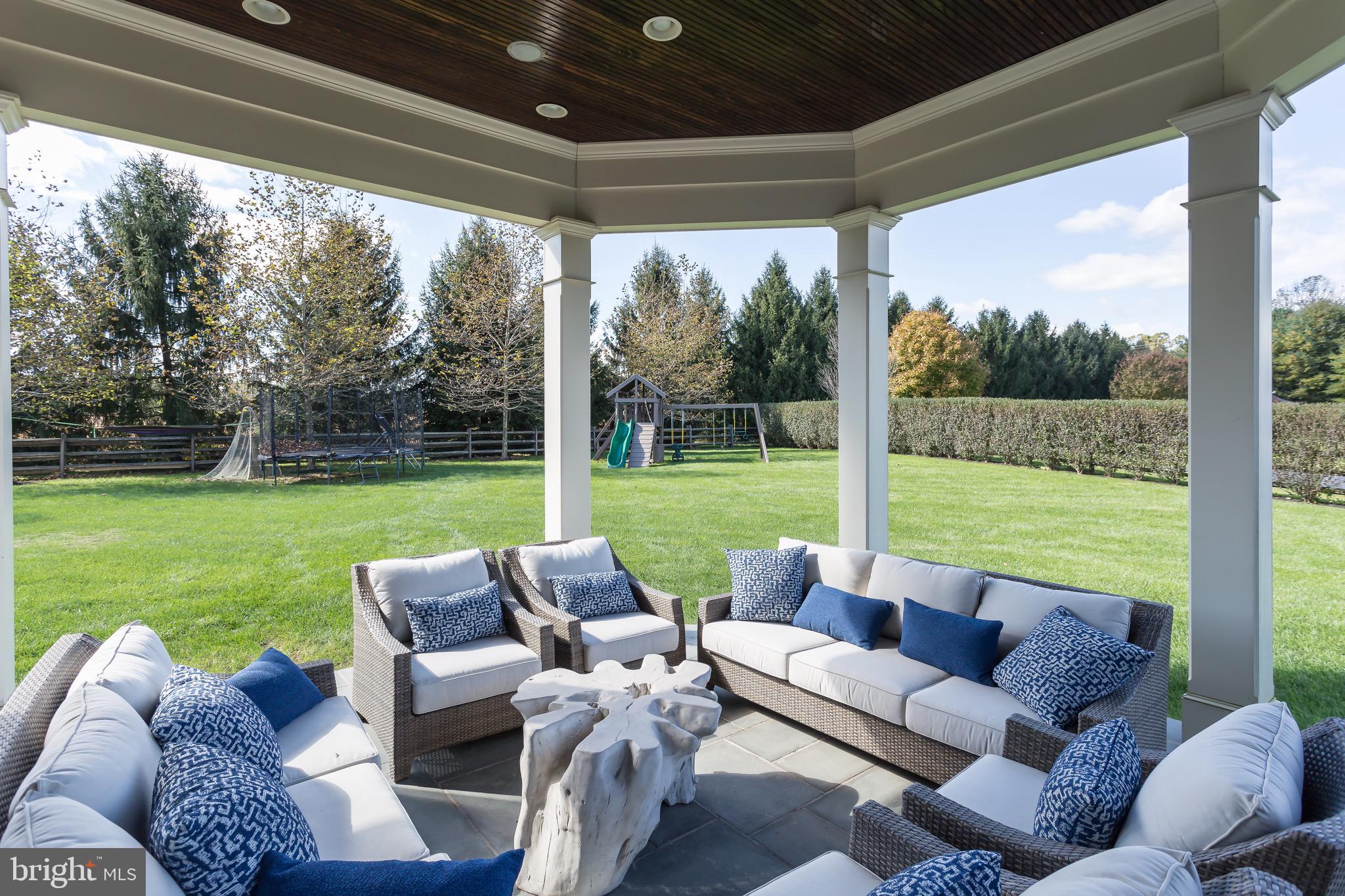 WHITE HORSE - Residential