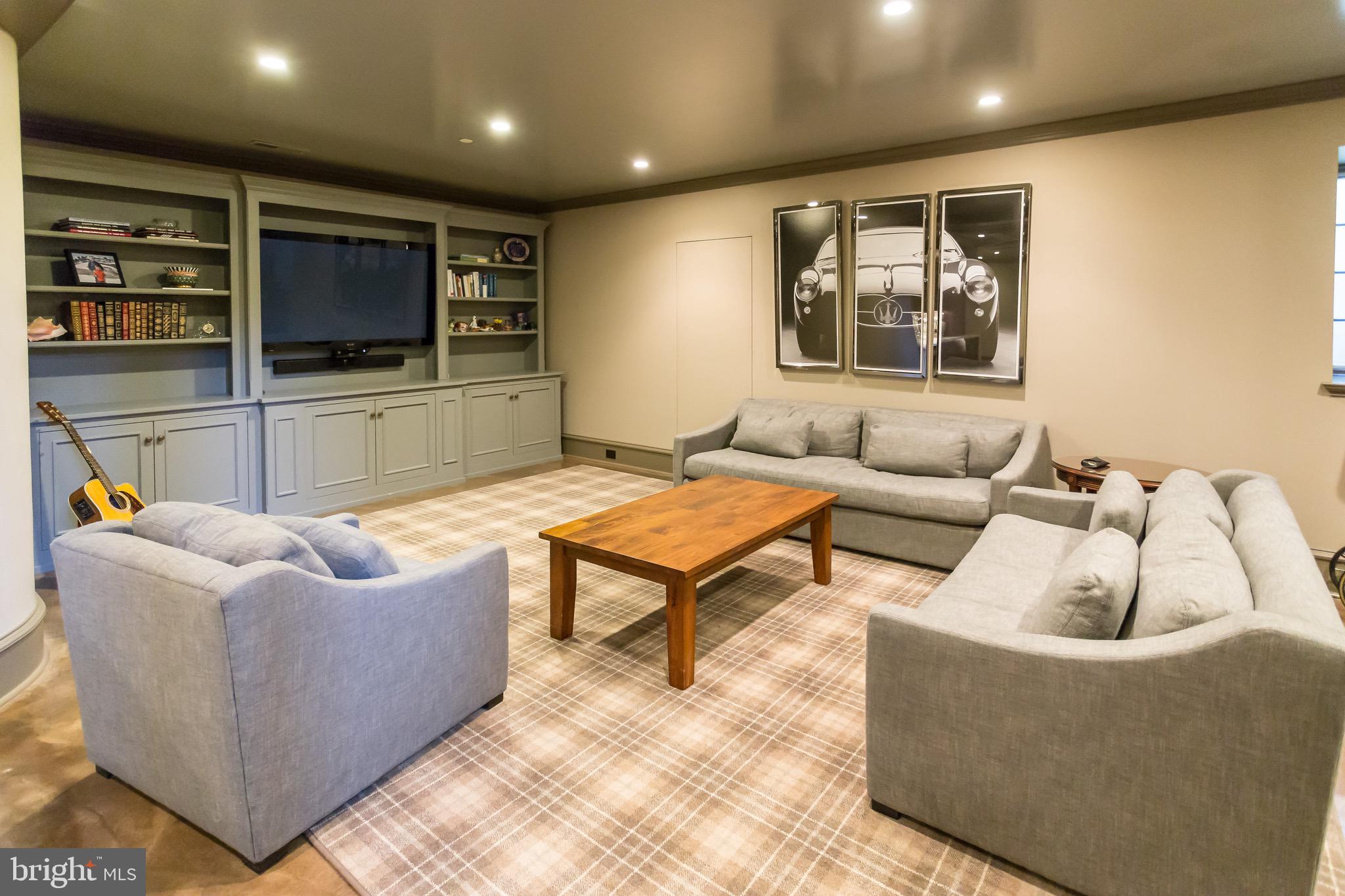 WHITE HORSE - Residential