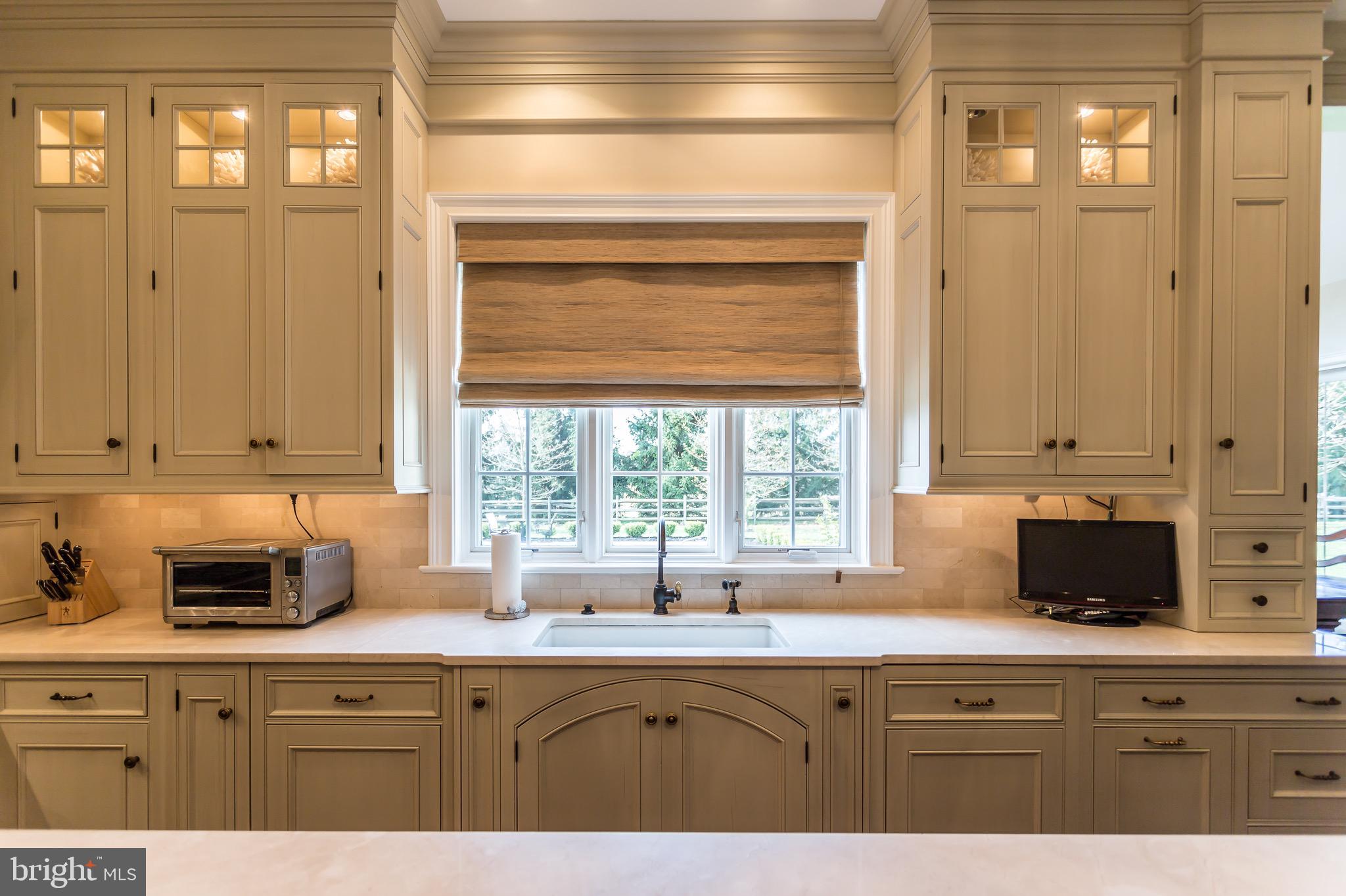 WHITE HORSE - Residential