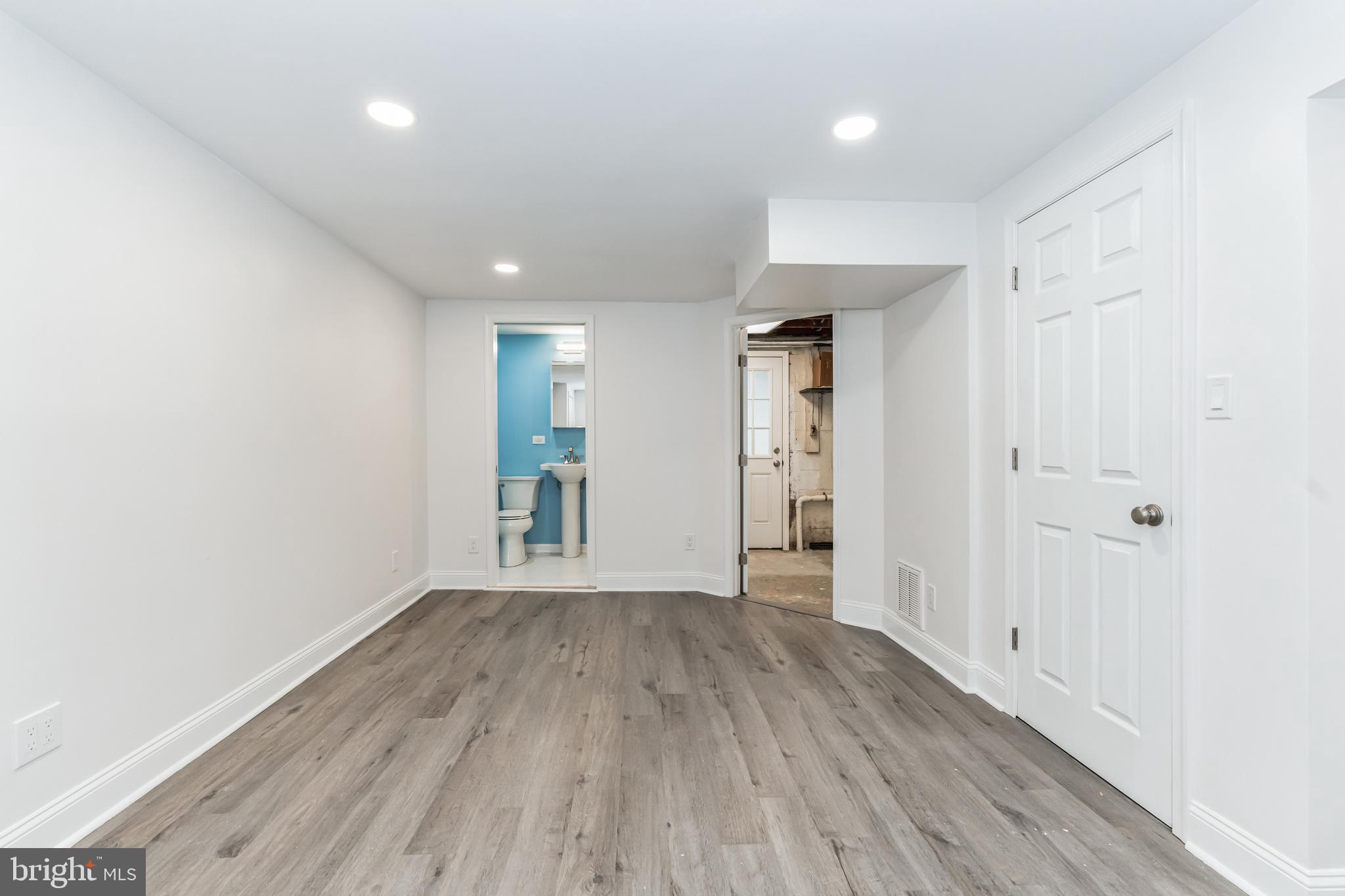 LAUREL GARDENS - Residential