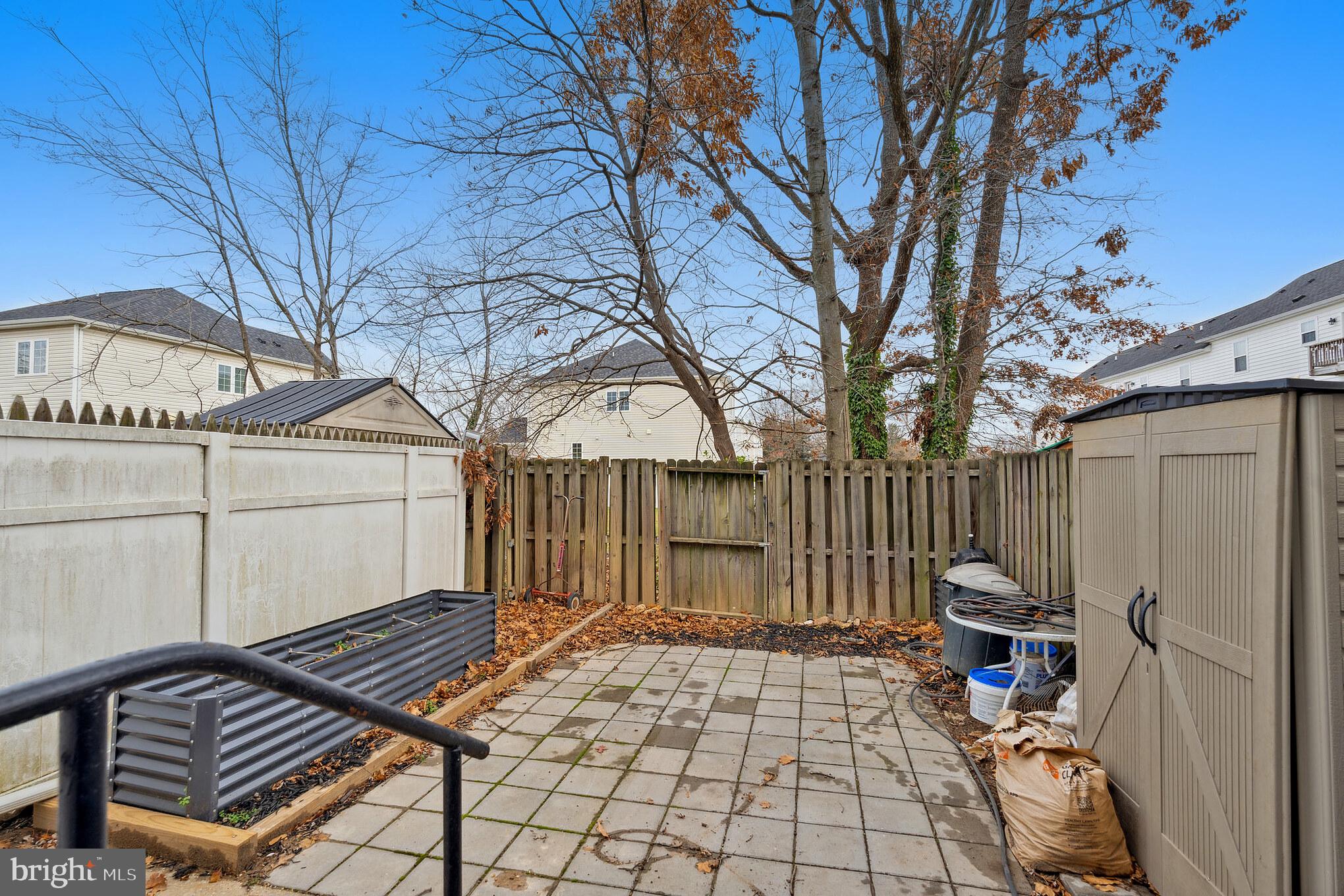 LAUREL GARDENS - Residential