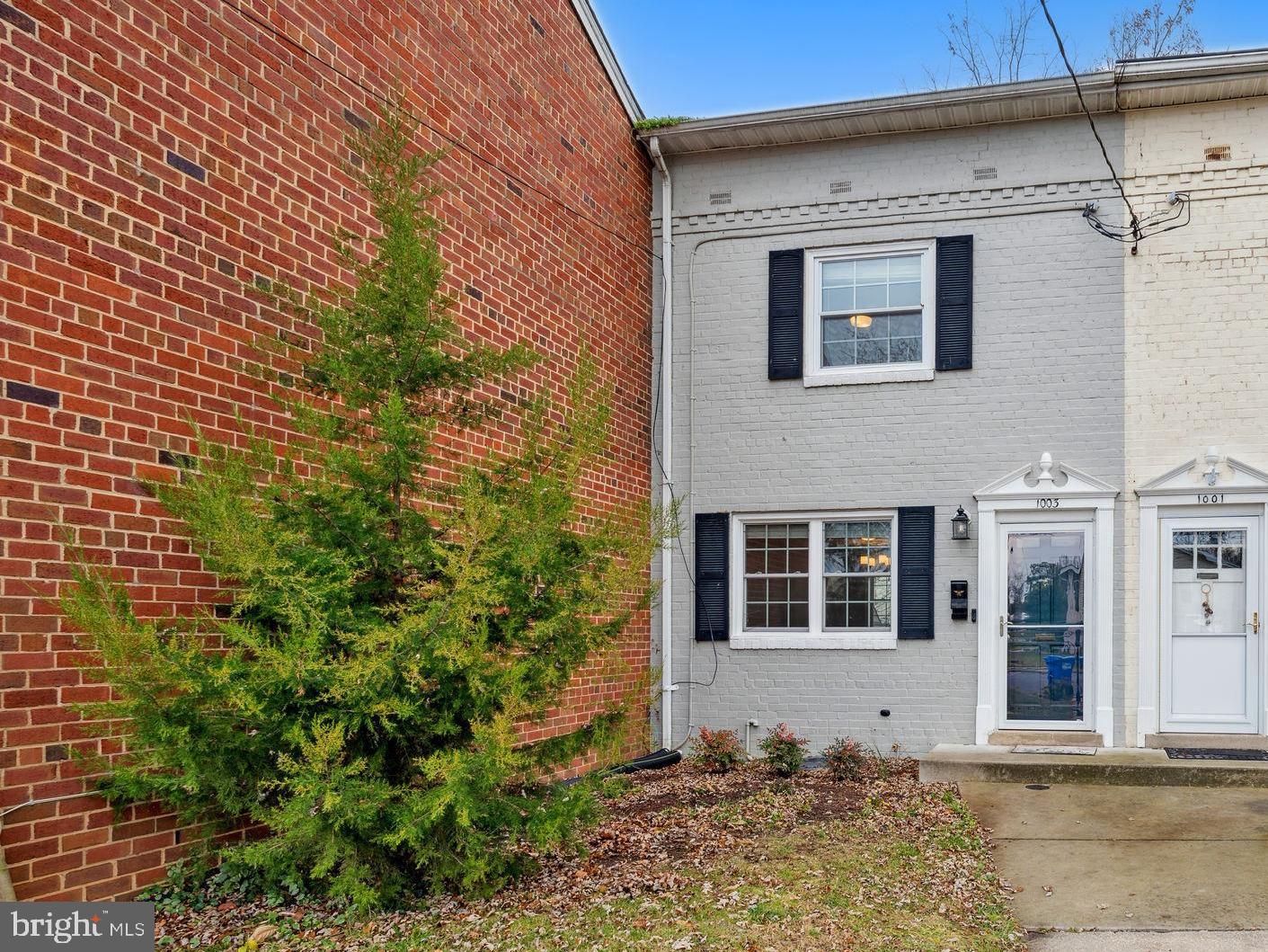 LAUREL GARDENS - Residential