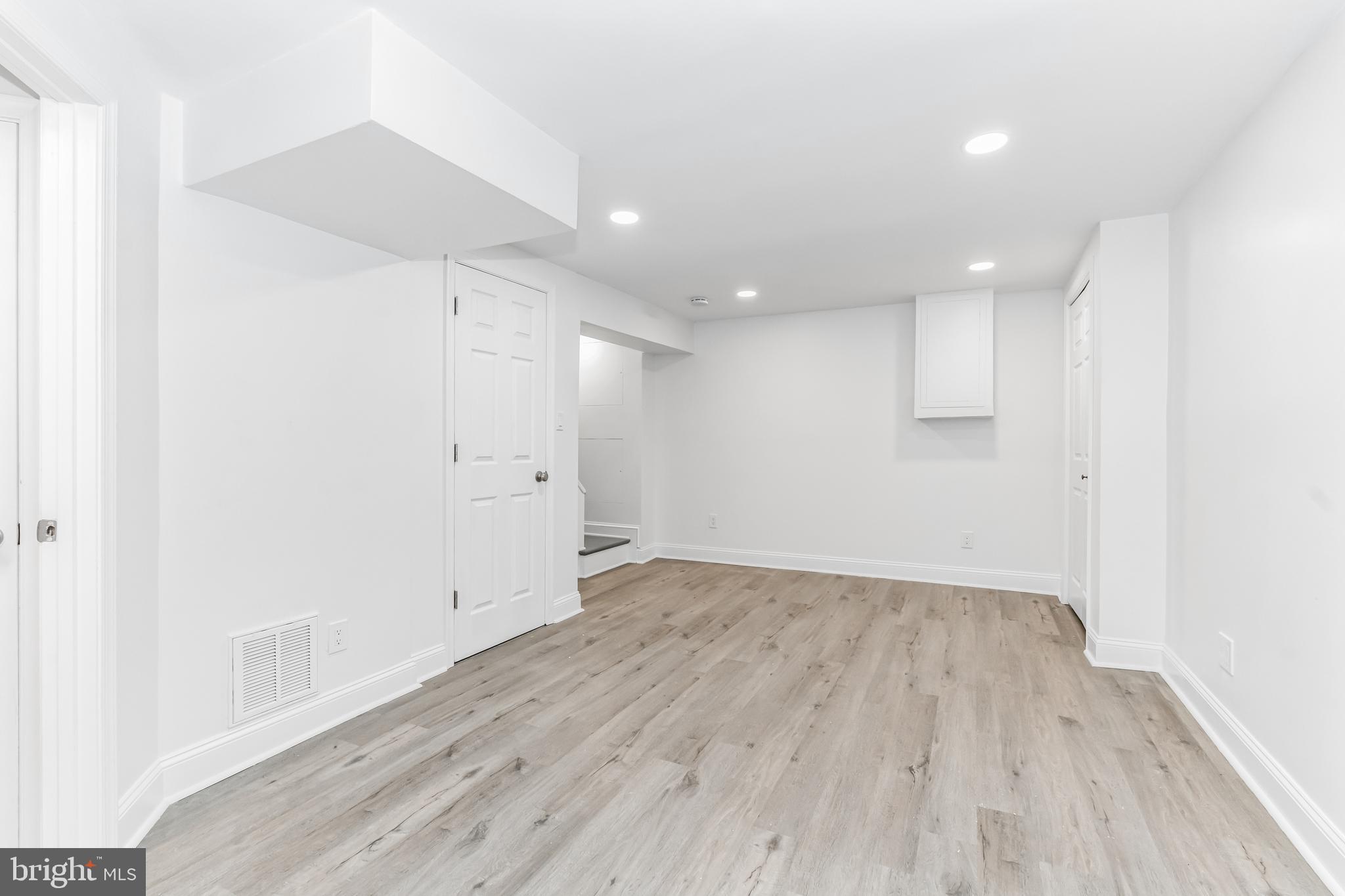 LAUREL GARDENS - Residential