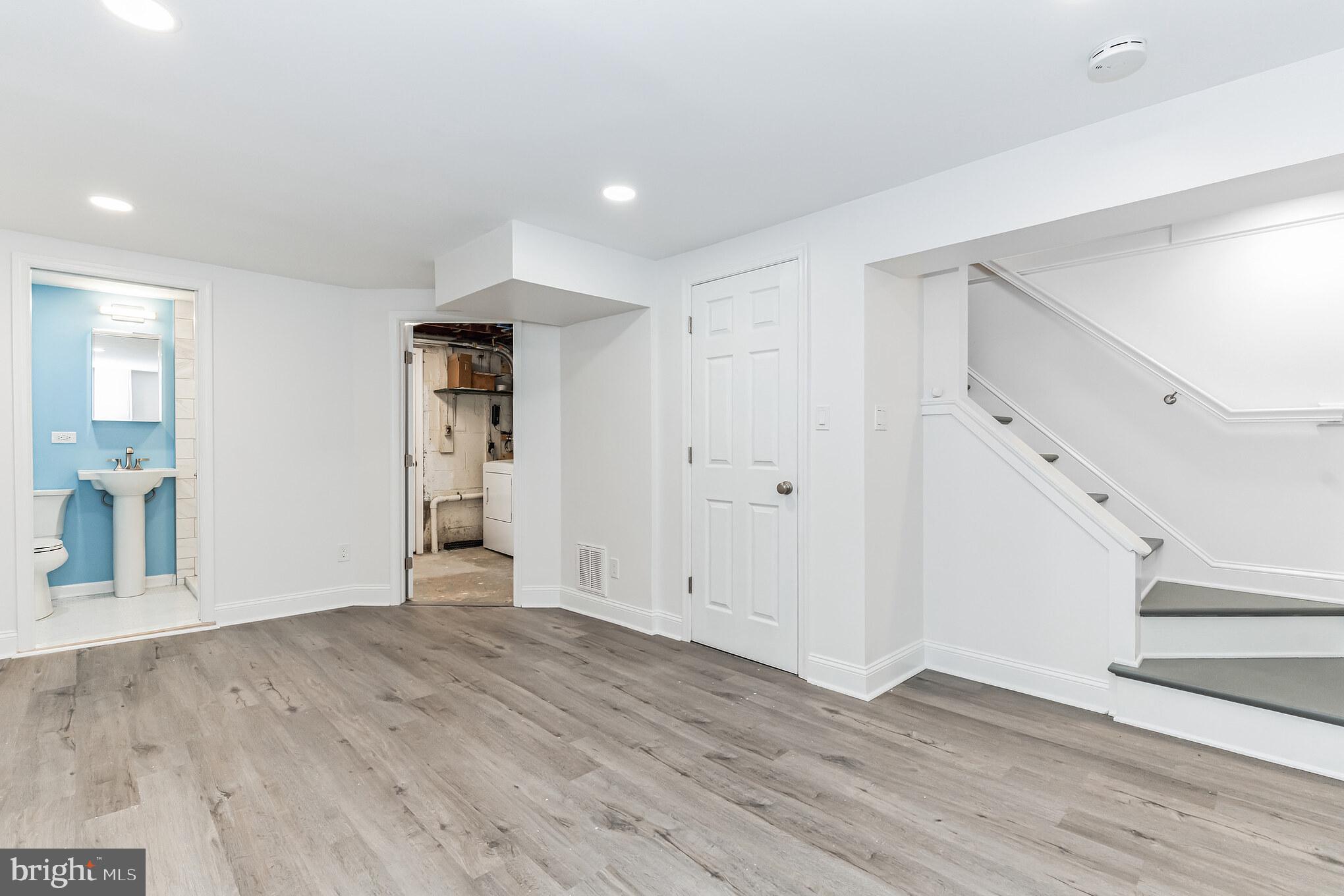 LAUREL GARDENS - Residential