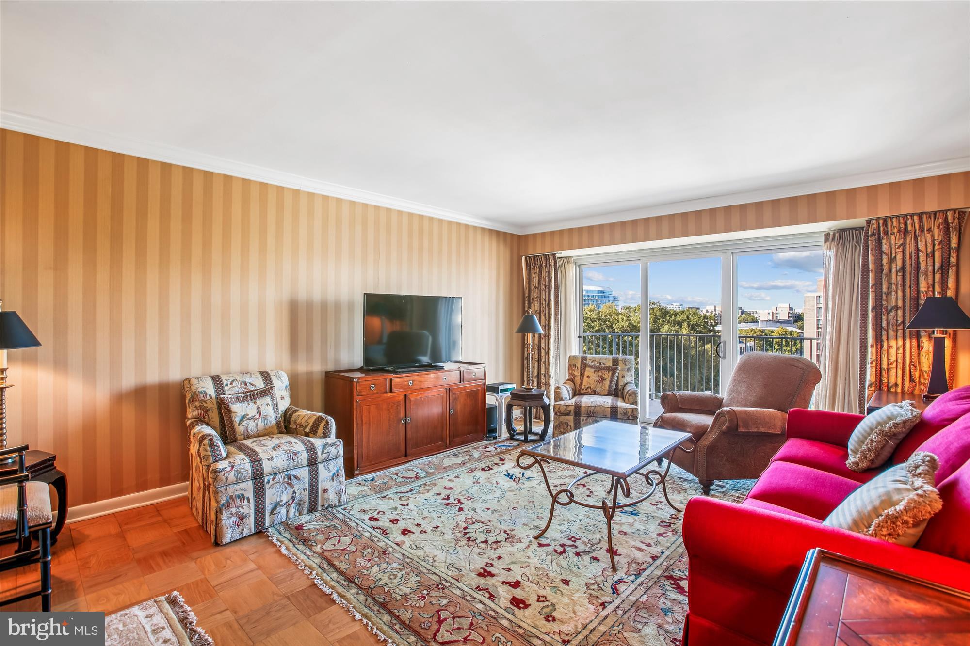 560 N STREET SW N803