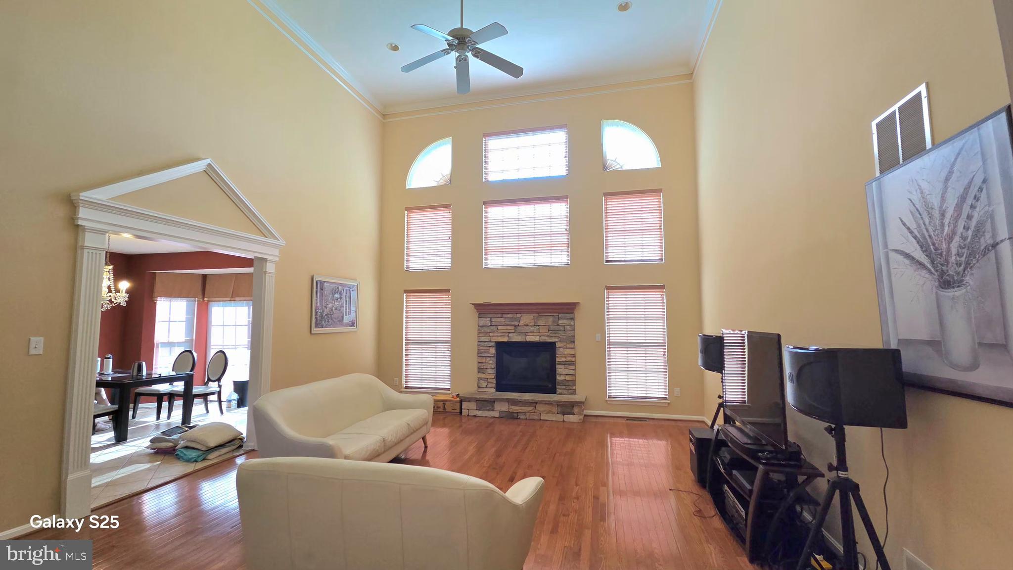 855 QUEENS PARK DRIVE