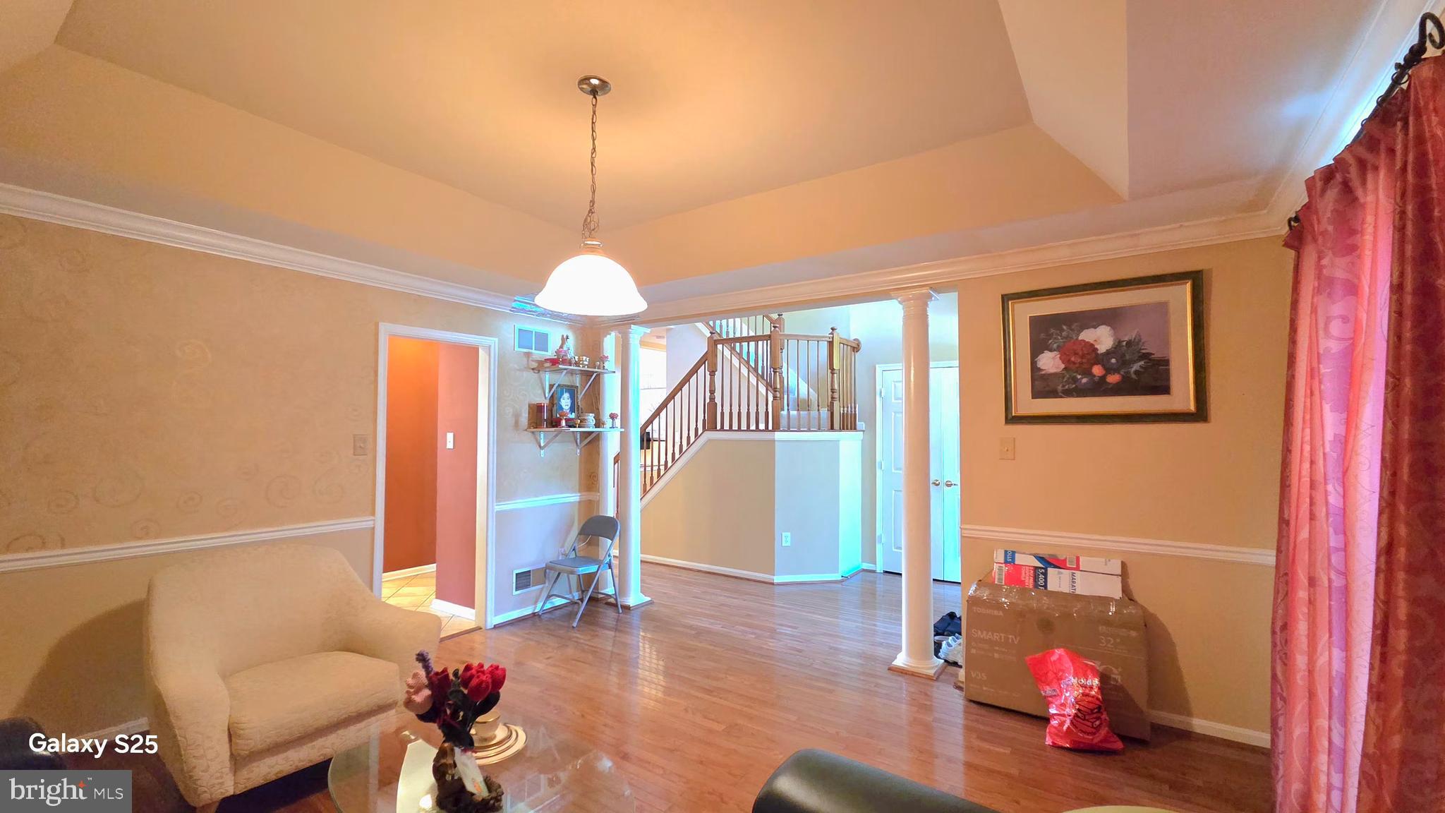 855 QUEENS PARK DRIVE
