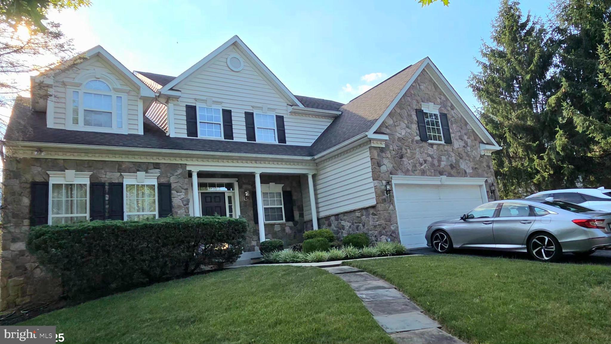 855 QUEENS PARK DRIVE