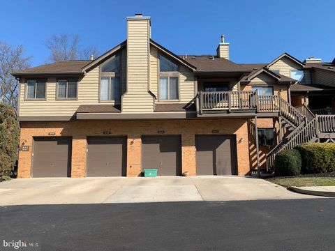 Photo of 805 Augusta Circle, MOUNT LAUREL, NJ 08054 (MLS # NJBL2105590)