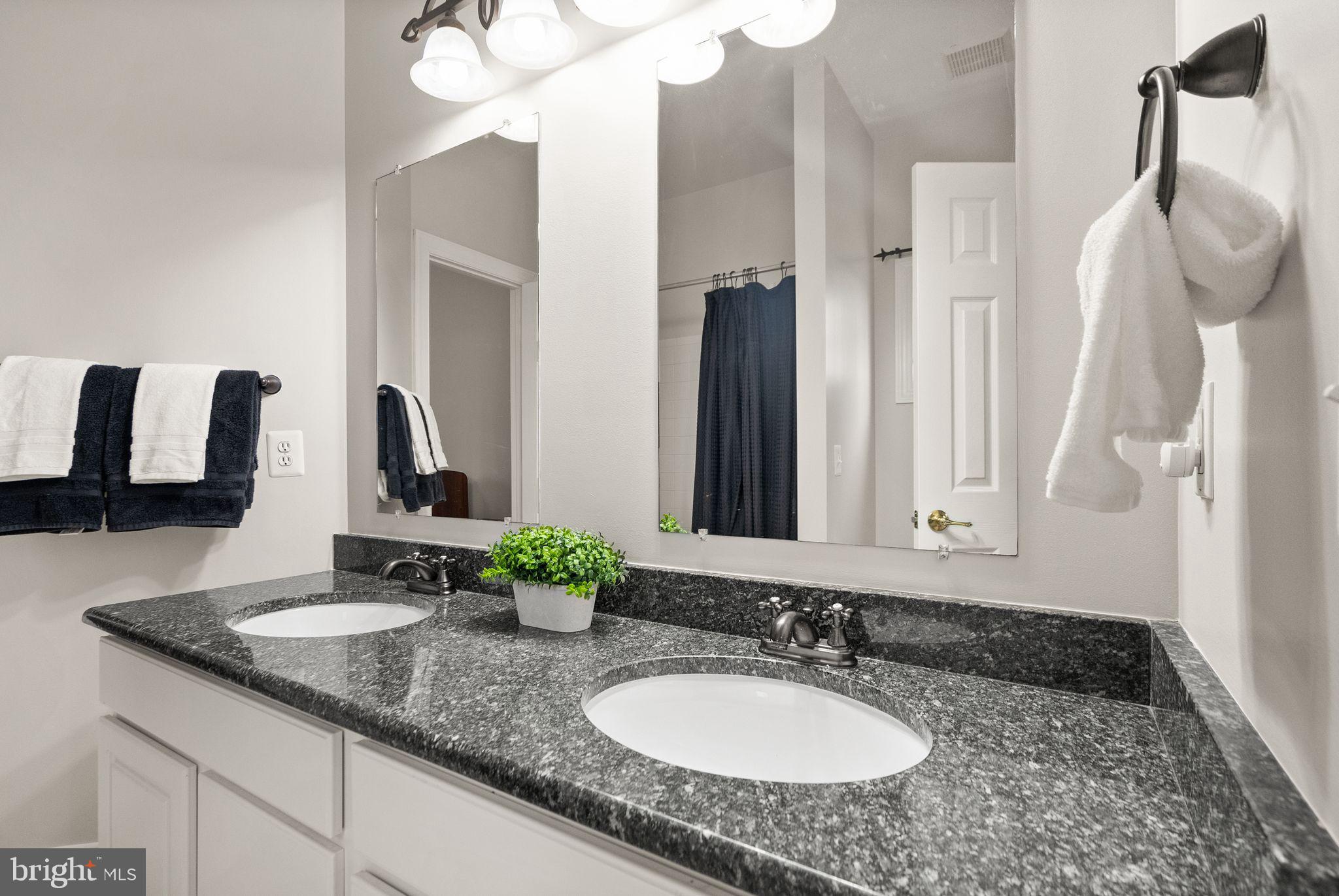 HAMILTON - Residential