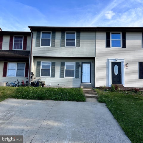 Photo of 317 Stacy Lee Drive, WESTMINSTER, MD 21158 (MLS # MDCR2035722)
