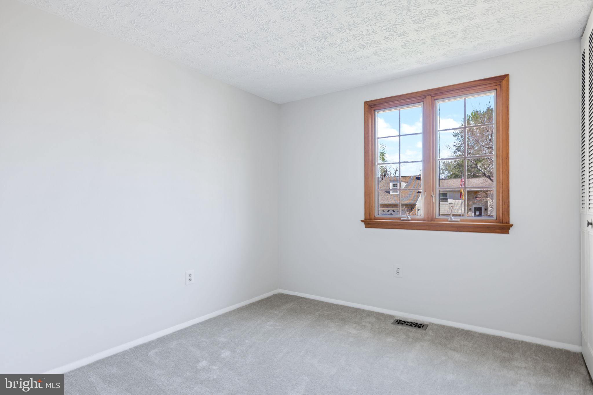 CHALET WOODS - Residential