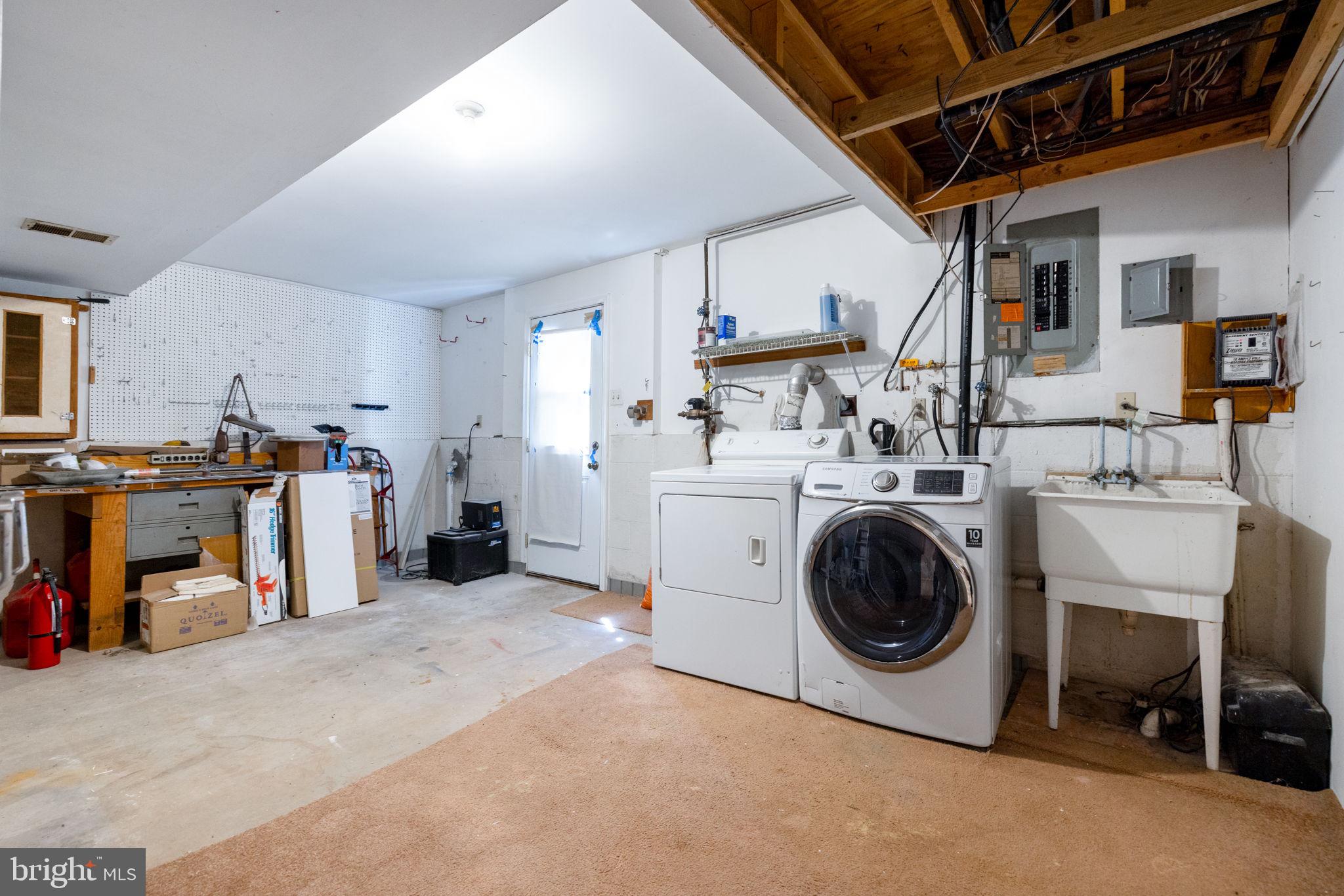 CHALET WOODS - Residential