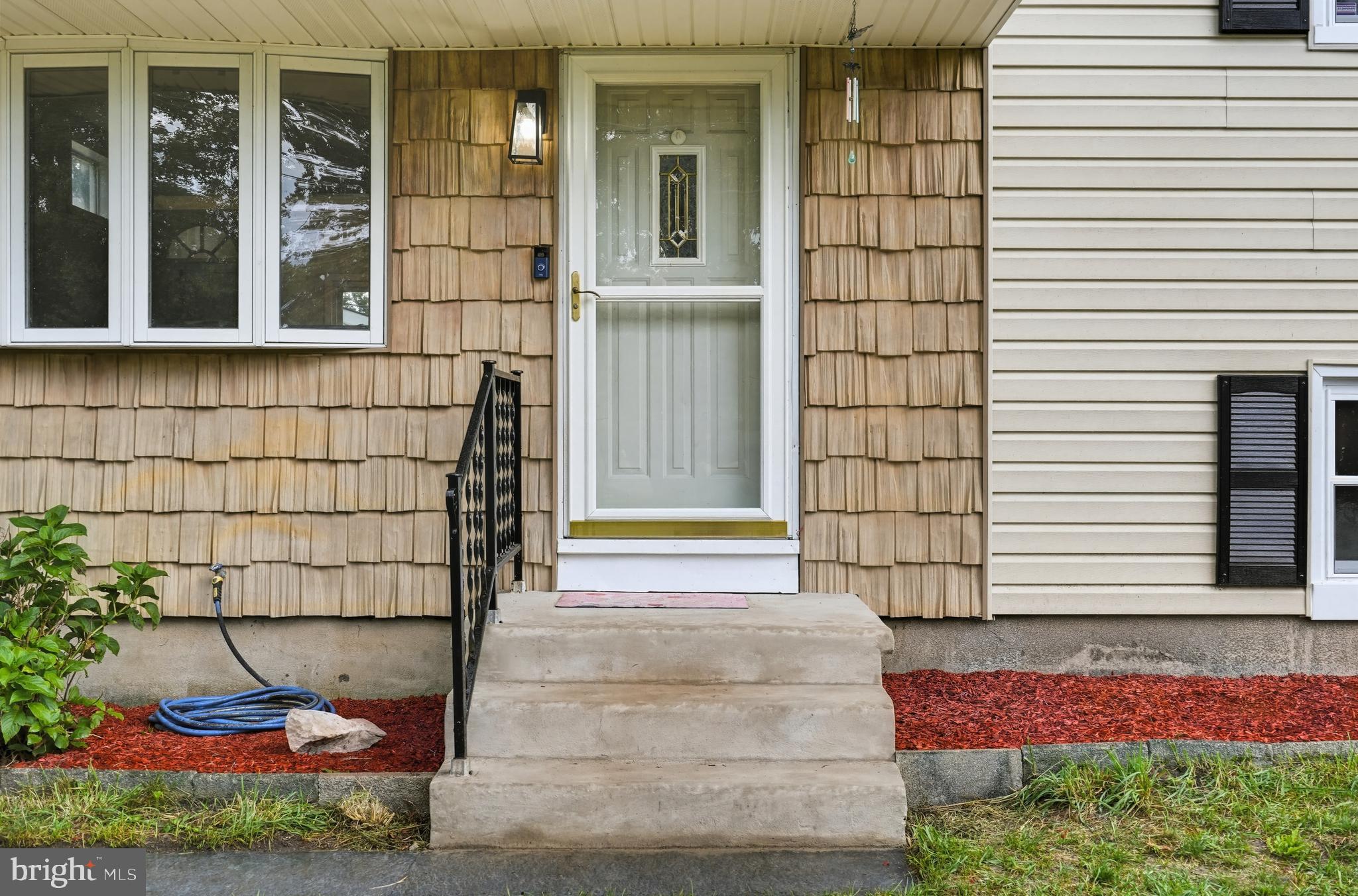 402 WOODLAWN AVENUE