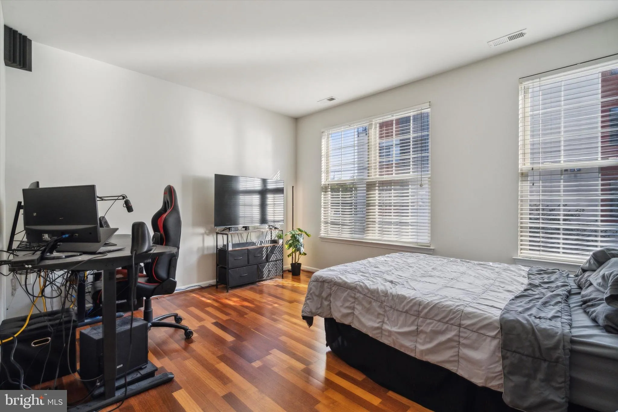 Philadelphia, Pennsylvania 19121, United States, 2 Bedrooms Bedrooms, ,2 BathroomsBathrooms,Residential,Contingent,41917