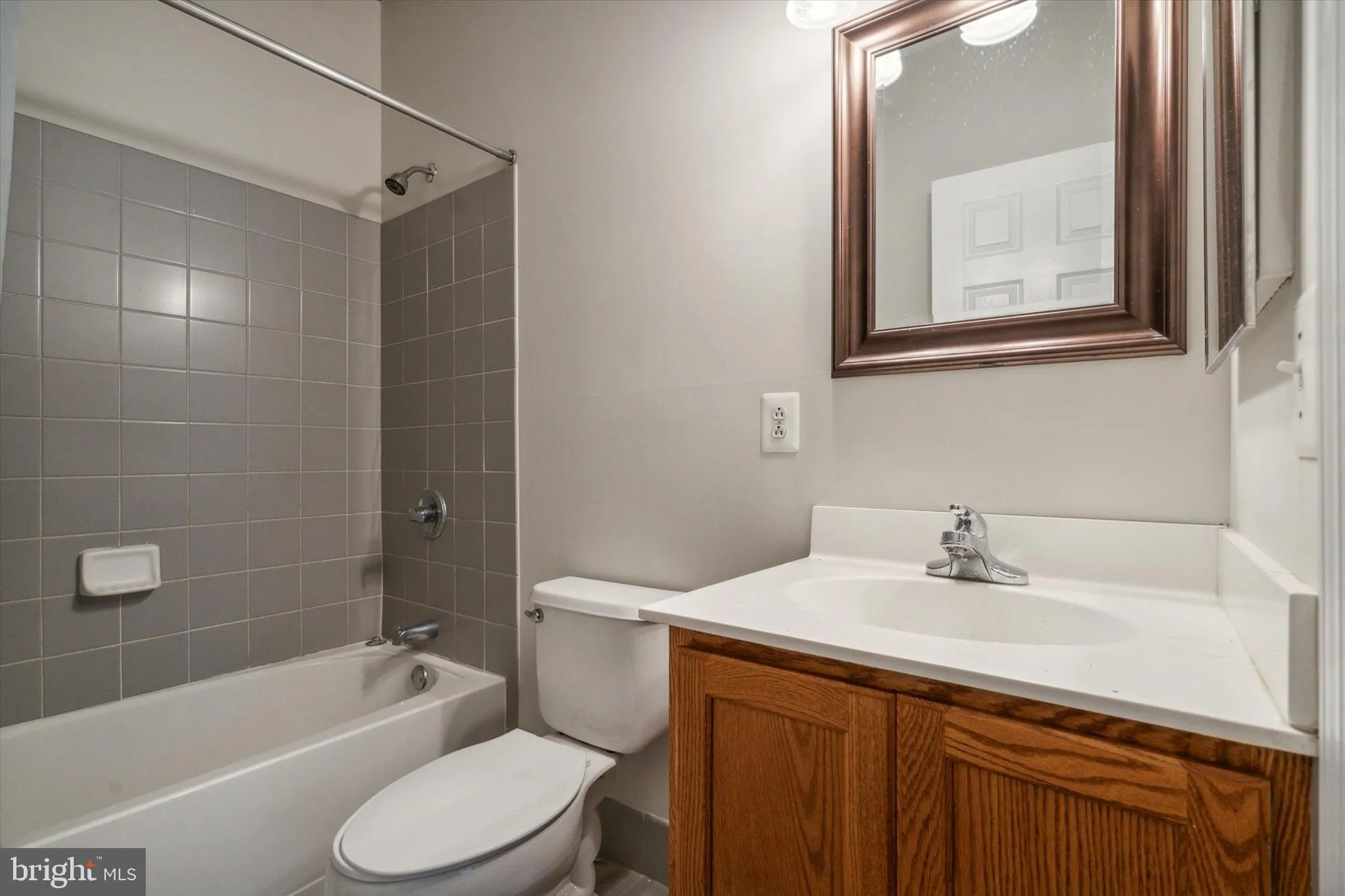 Philadelphia, Pennsylvania 19121, United States, 2 Bedrooms Bedrooms, ,2 BathroomsBathrooms,Residential,Contingent,41917
