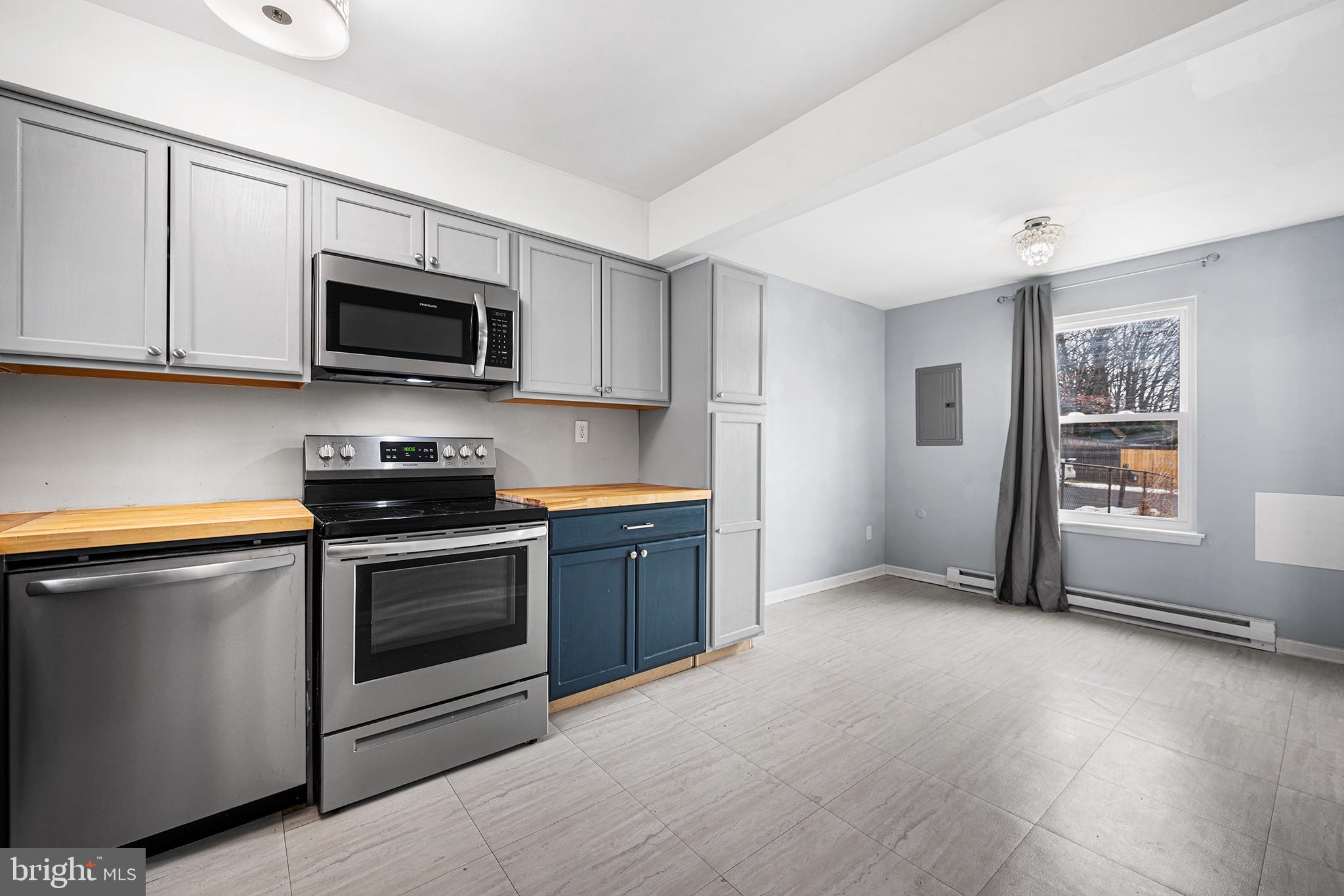 BRITTANY WOODS - Residential