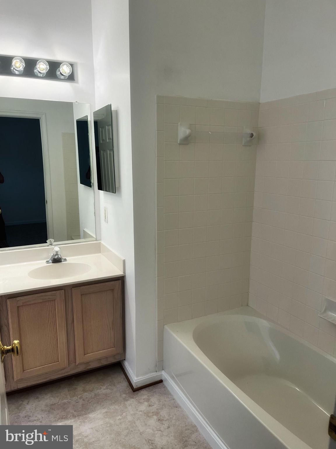 CORAL HILLS TOWN HOMES - Residential Lease