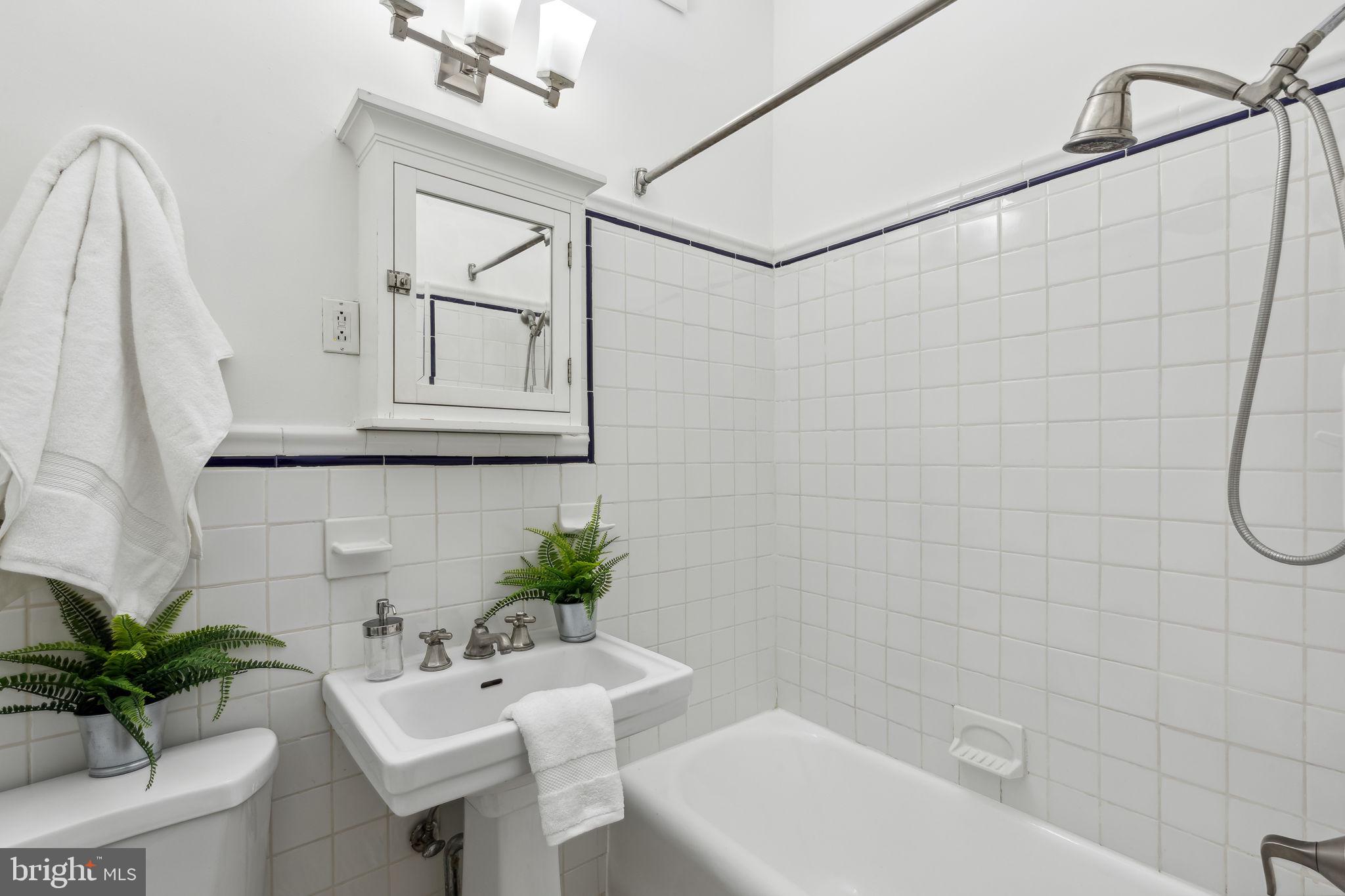WASHINGTON SQ WEST - Residential Lease