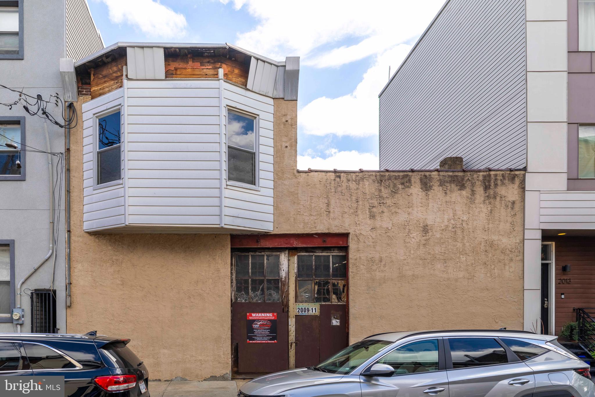 2009 E YORK STREET 11