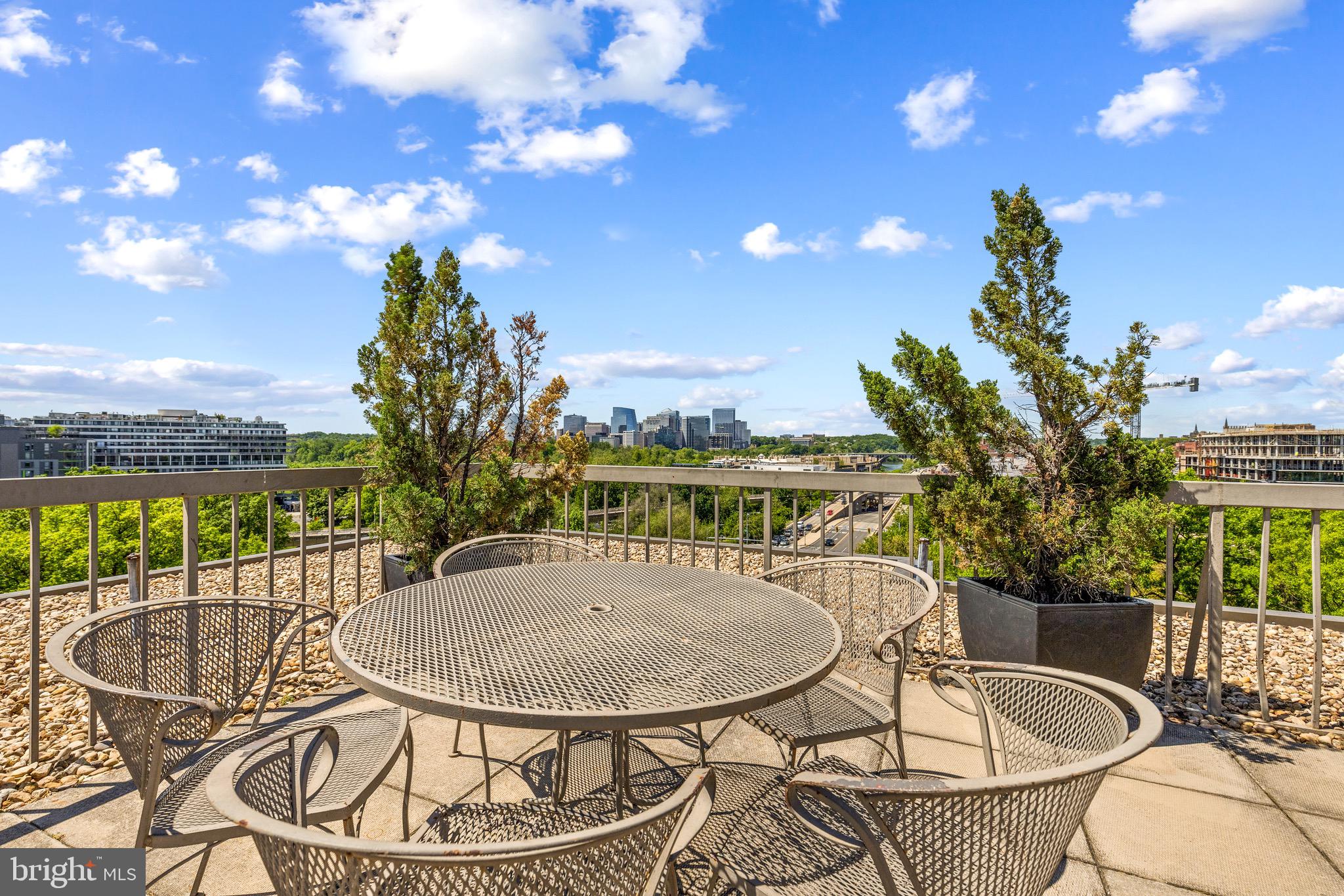 FOGGY BOTTOM - Residential