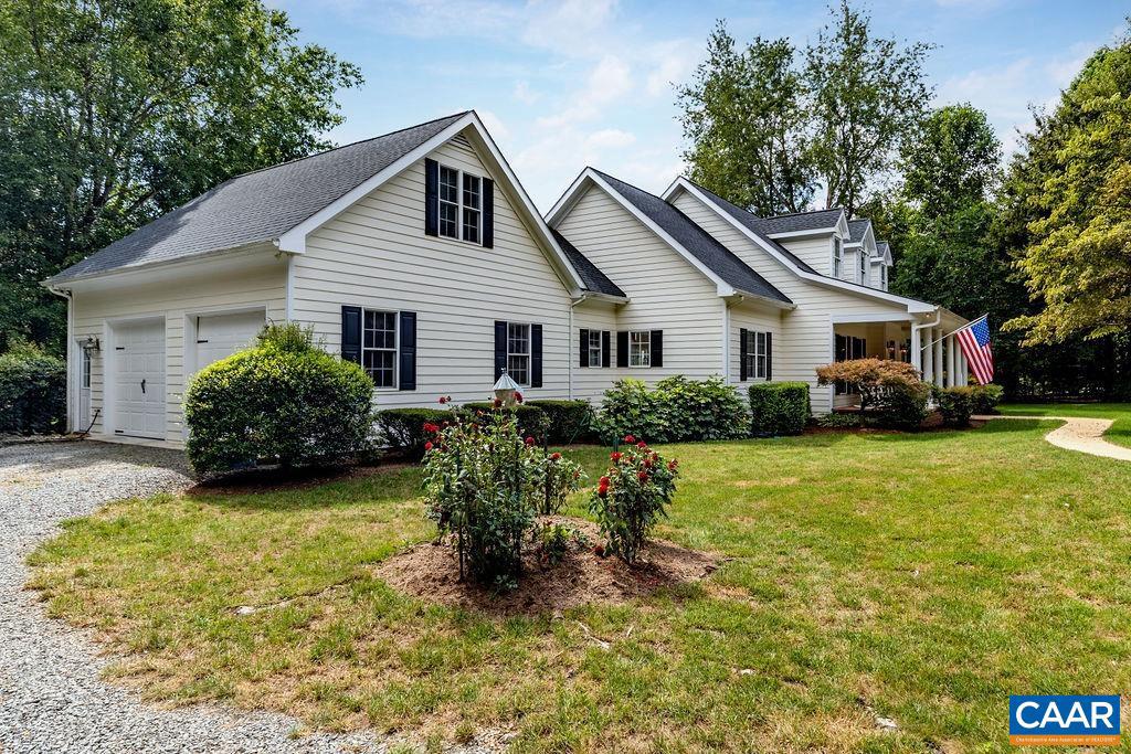 124 HIDDEN SPRINGS LN