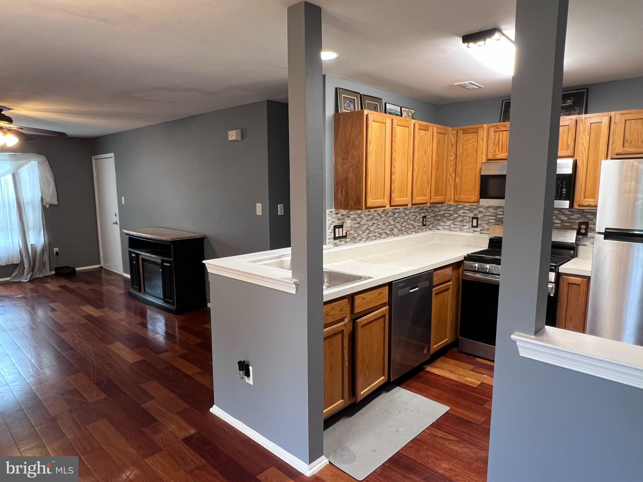 1507 SQUIRREL ROAD