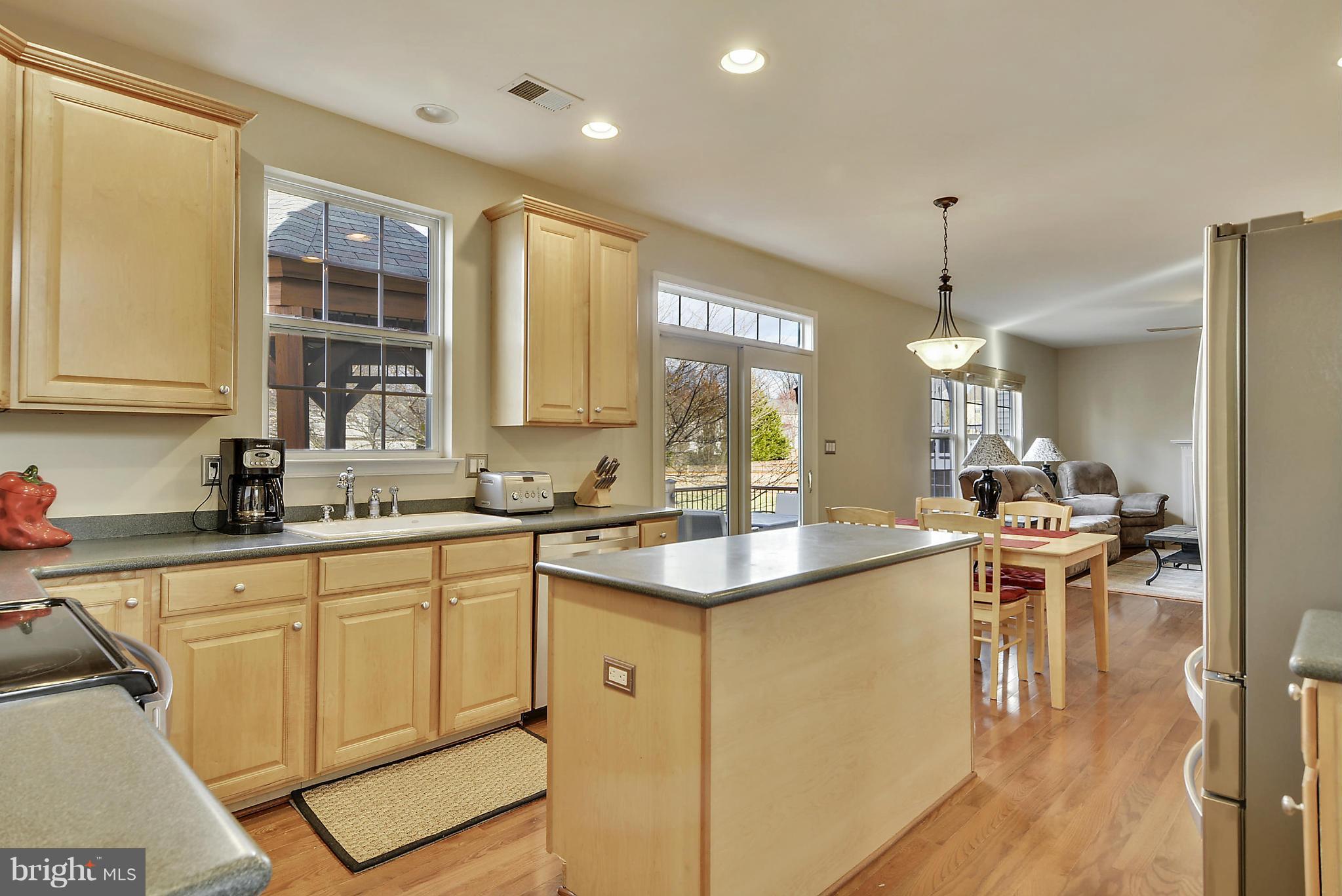 KINGS CROSSING - Residential