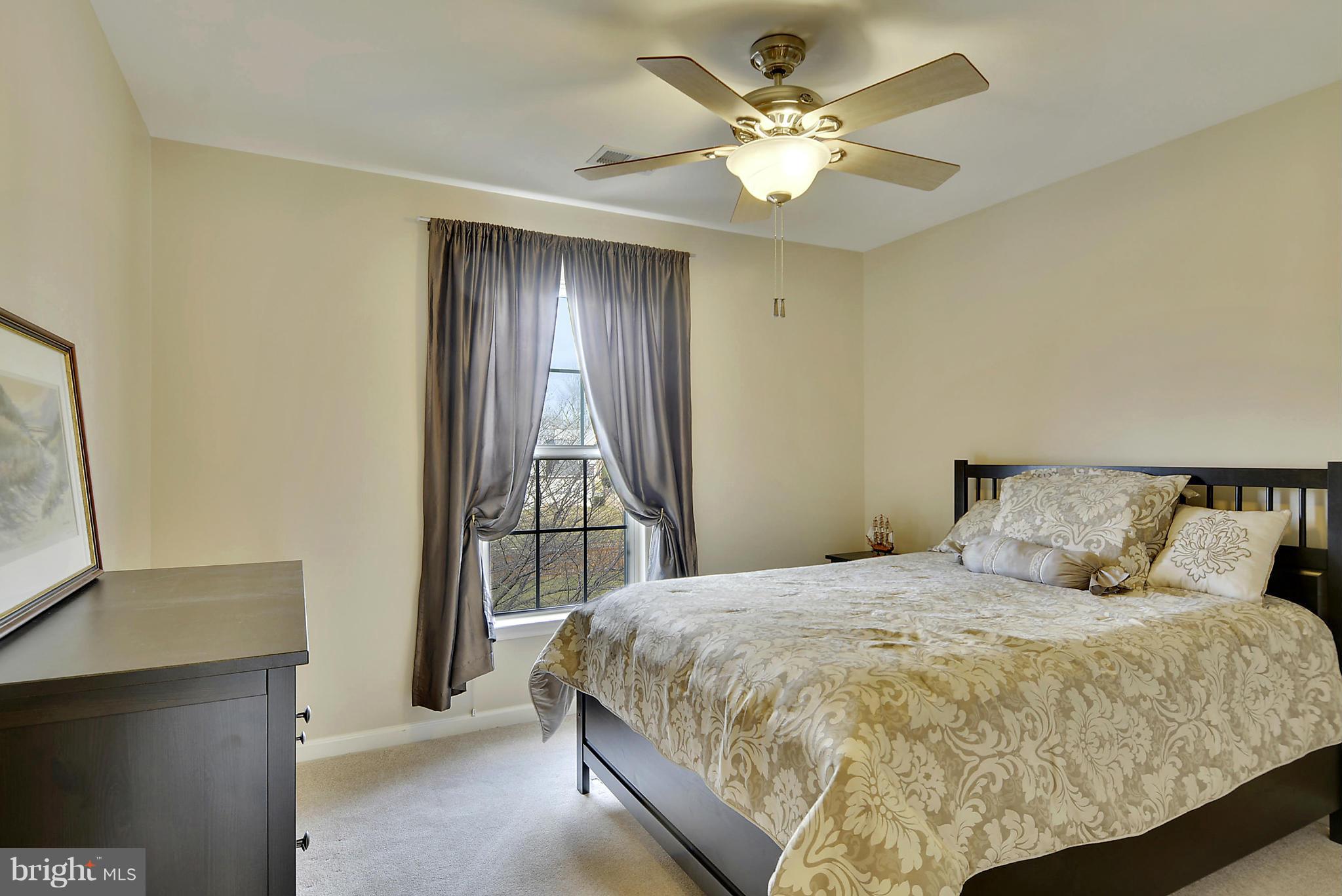 KINGS CROSSING - Residential