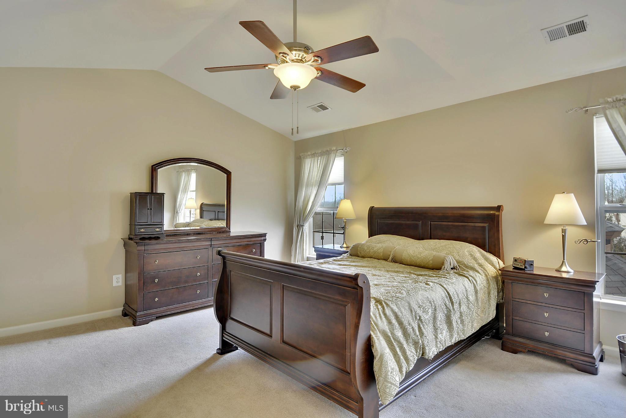 KINGS CROSSING - Residential