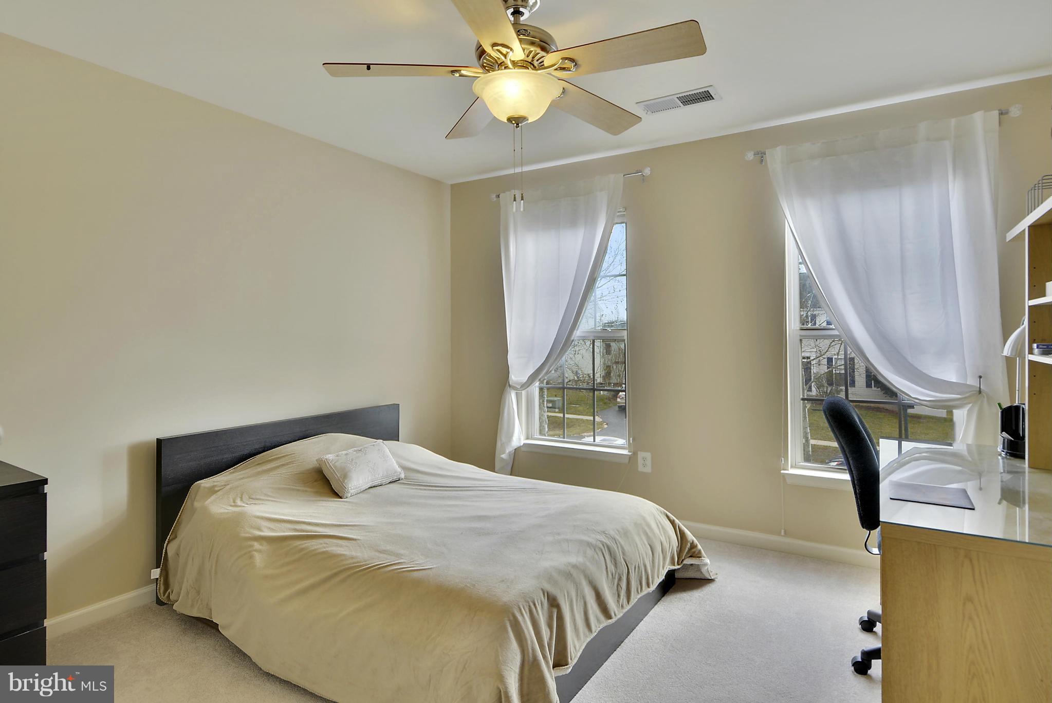 KINGS CROSSING - Residential