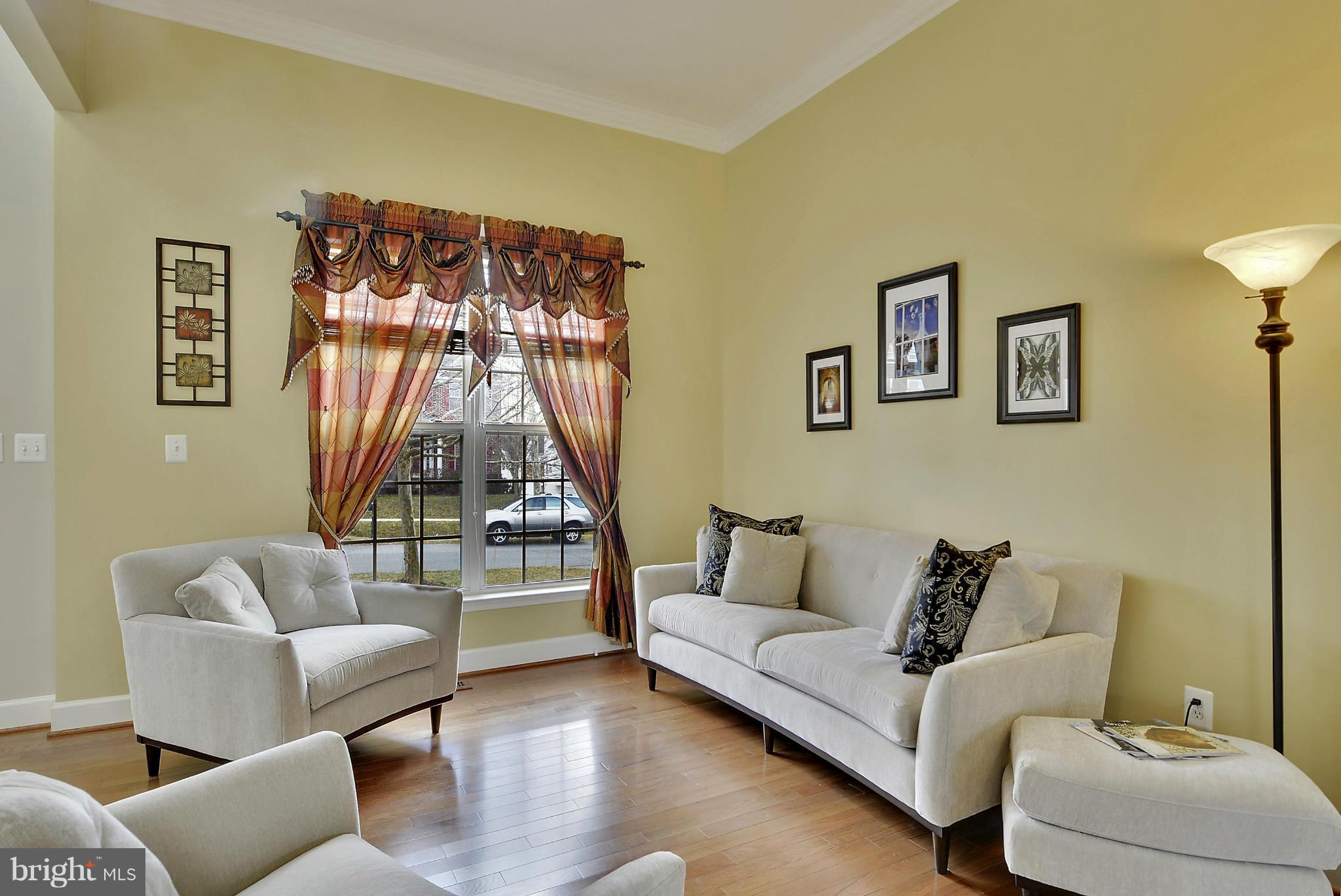 KINGS CROSSING - Residential