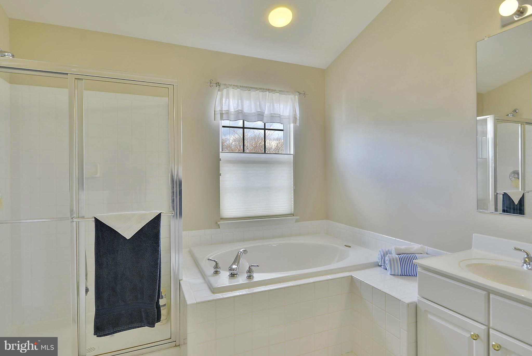 KINGS CROSSING - Residential