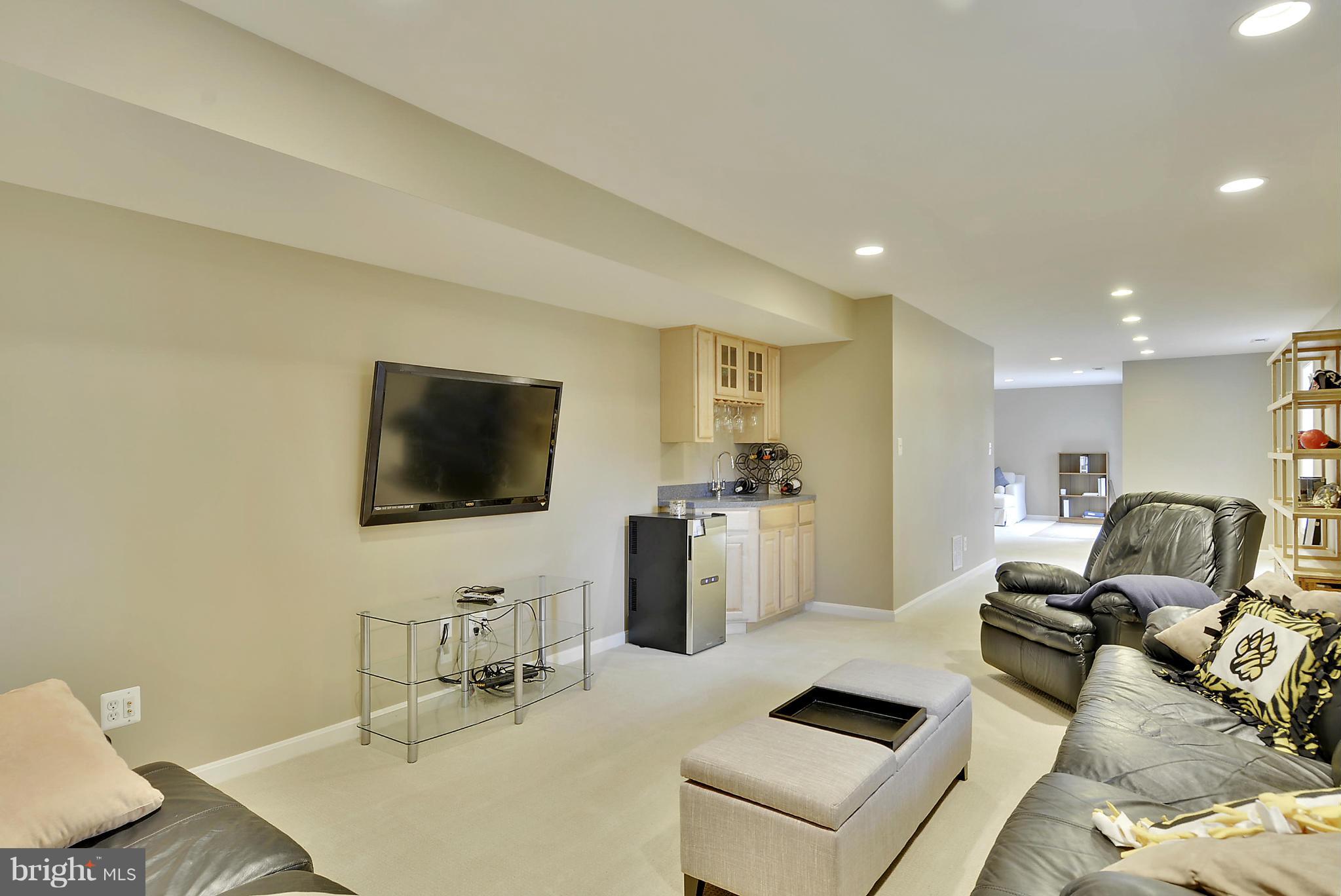 KINGS CROSSING - Residential