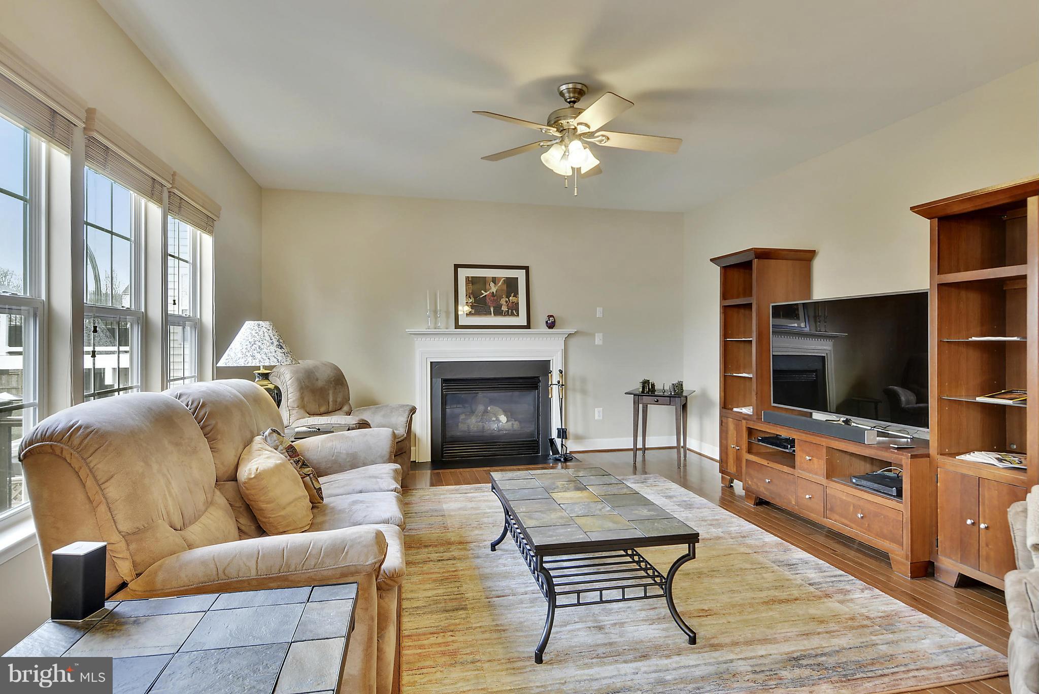 KINGS CROSSING - Residential