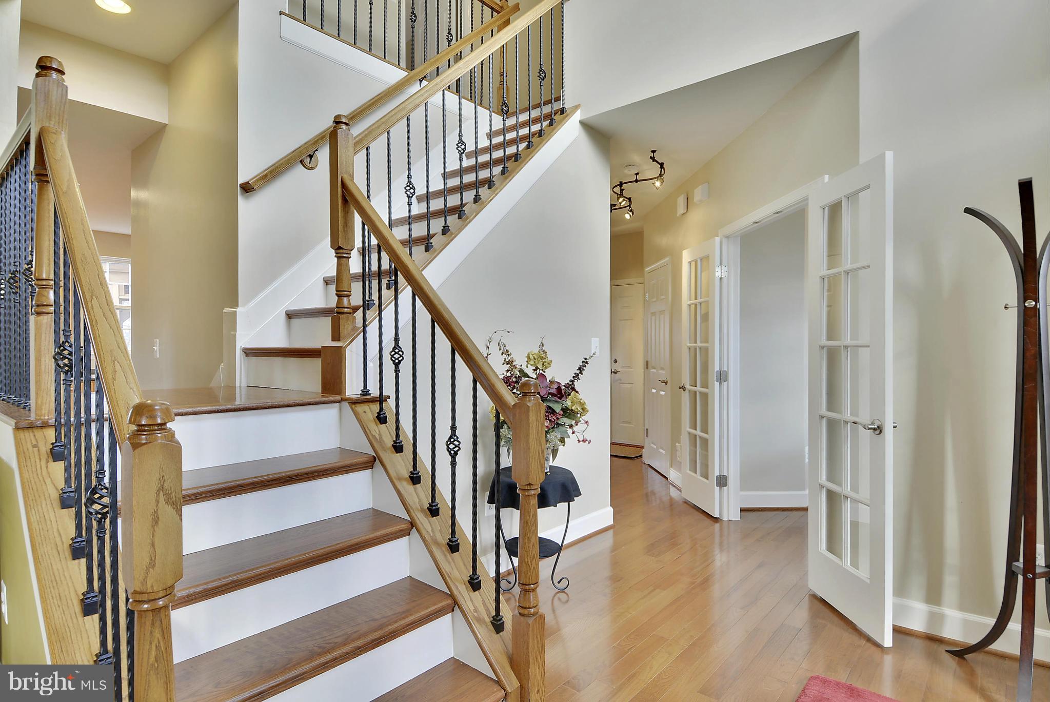 KINGS CROSSING - Residential