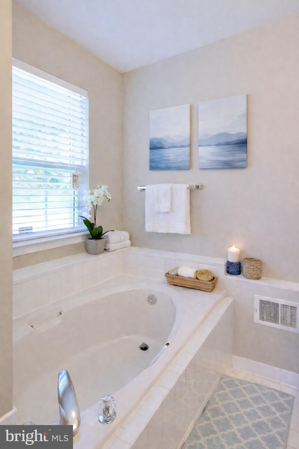 THOMPSON ESTATES - Residential