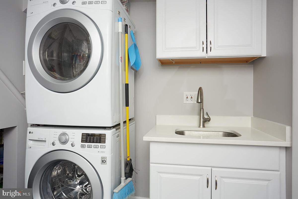 SILVER SPRING - Residential Lease