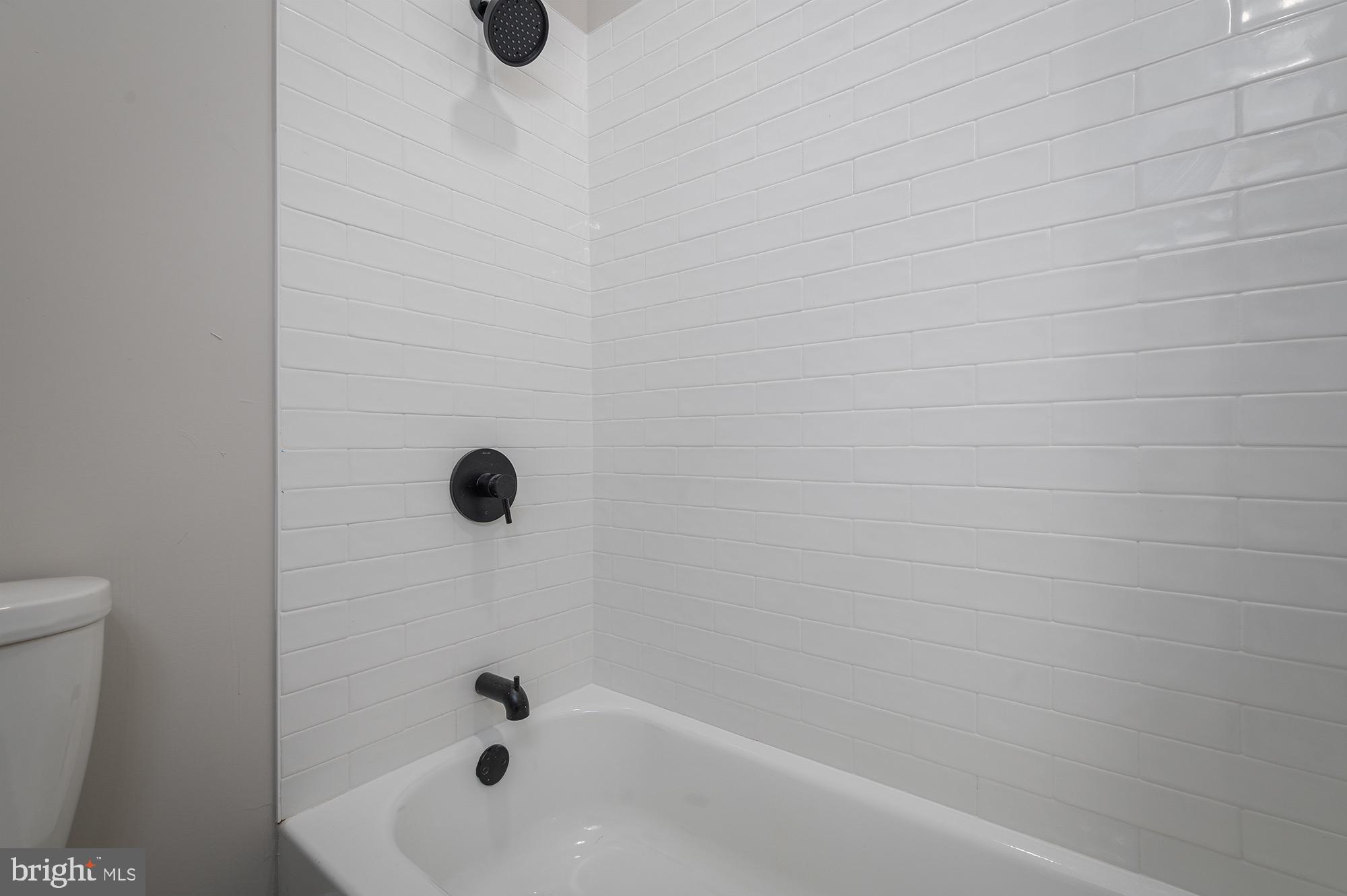 BOLTON HILL HISTORIC DISTRICT - Residential Lease