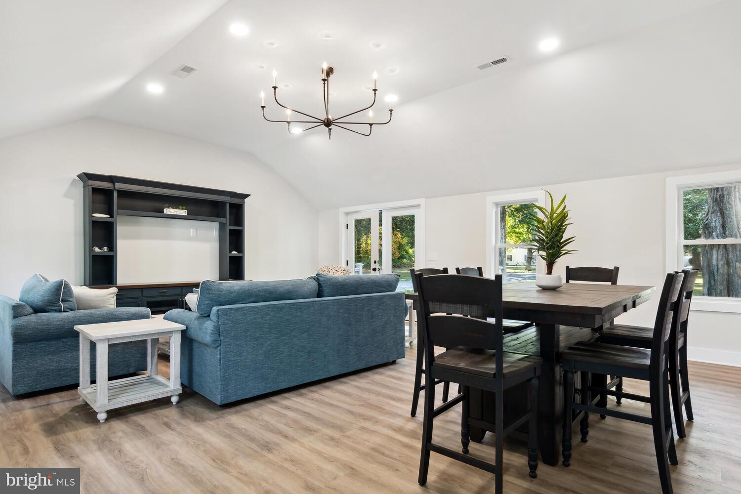 TRAVELERS REST - Residential