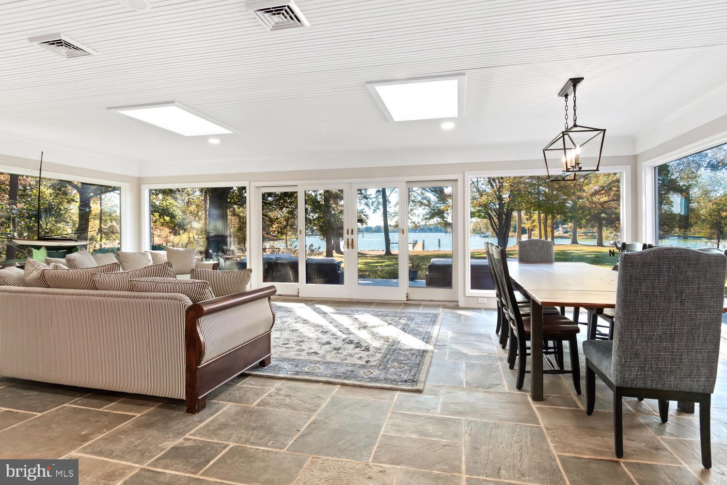 TRAVELERS REST - Residential